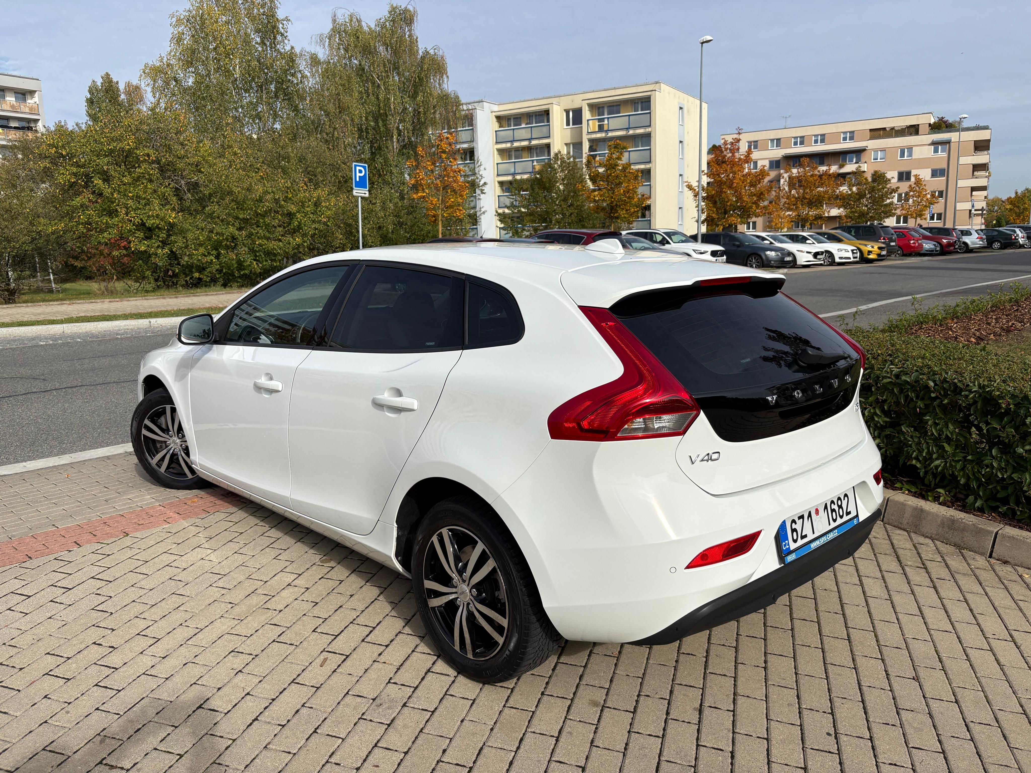 Volvo V40, T2 AUTOMAT - fotka 4