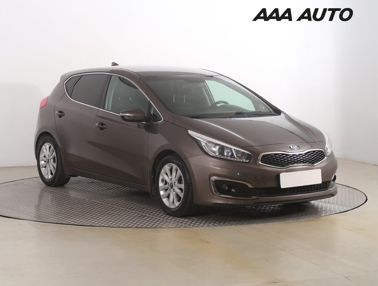 Kia Cee´d, 1.6 GDI, Gold, Serv.kniha