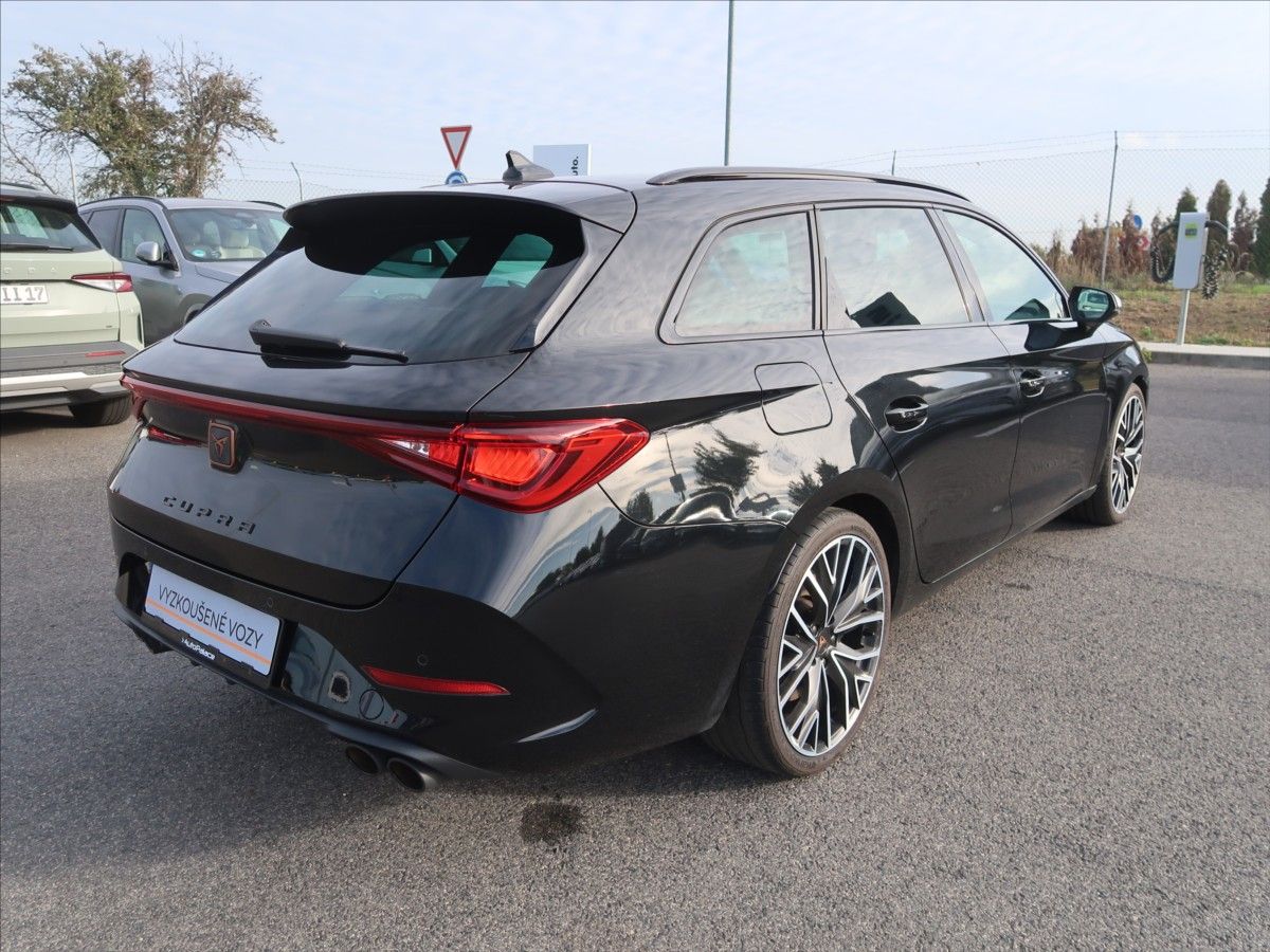 Cupra Leon, 2,0 TSI VZ ST DSG 221kW - fotka 2