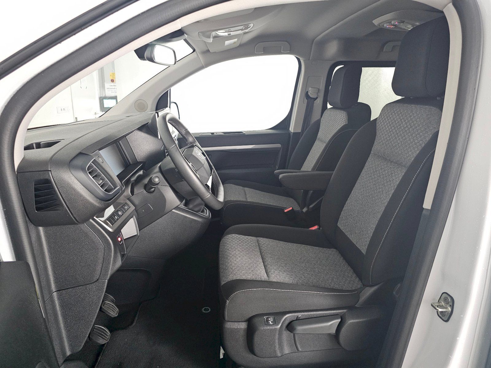 Toyota Proace Verso, L2 2.0D 106kW FAMILY WEBASTO 8 - fotka 6