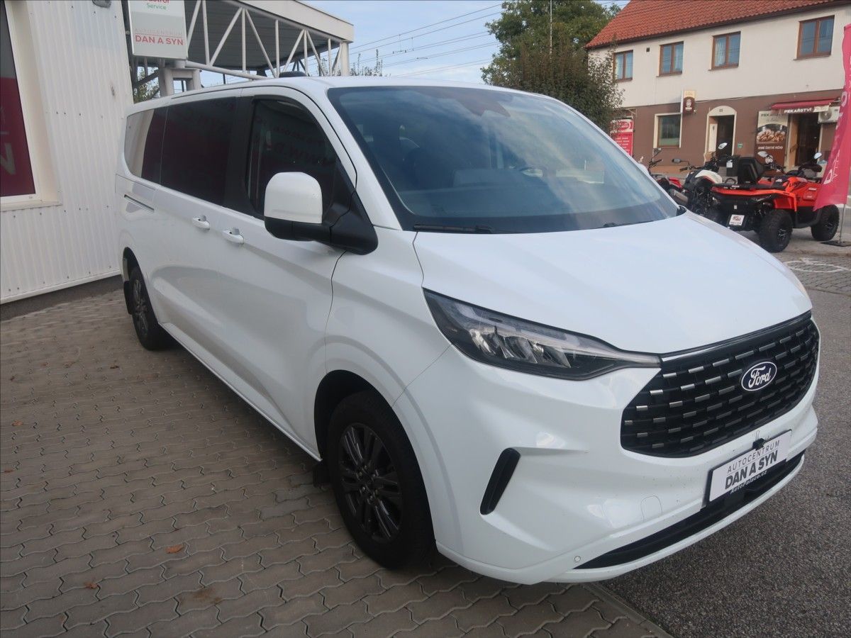 Ford Tourneo Custom, 2,0 L2 Titanium AWD AT - fotka 2