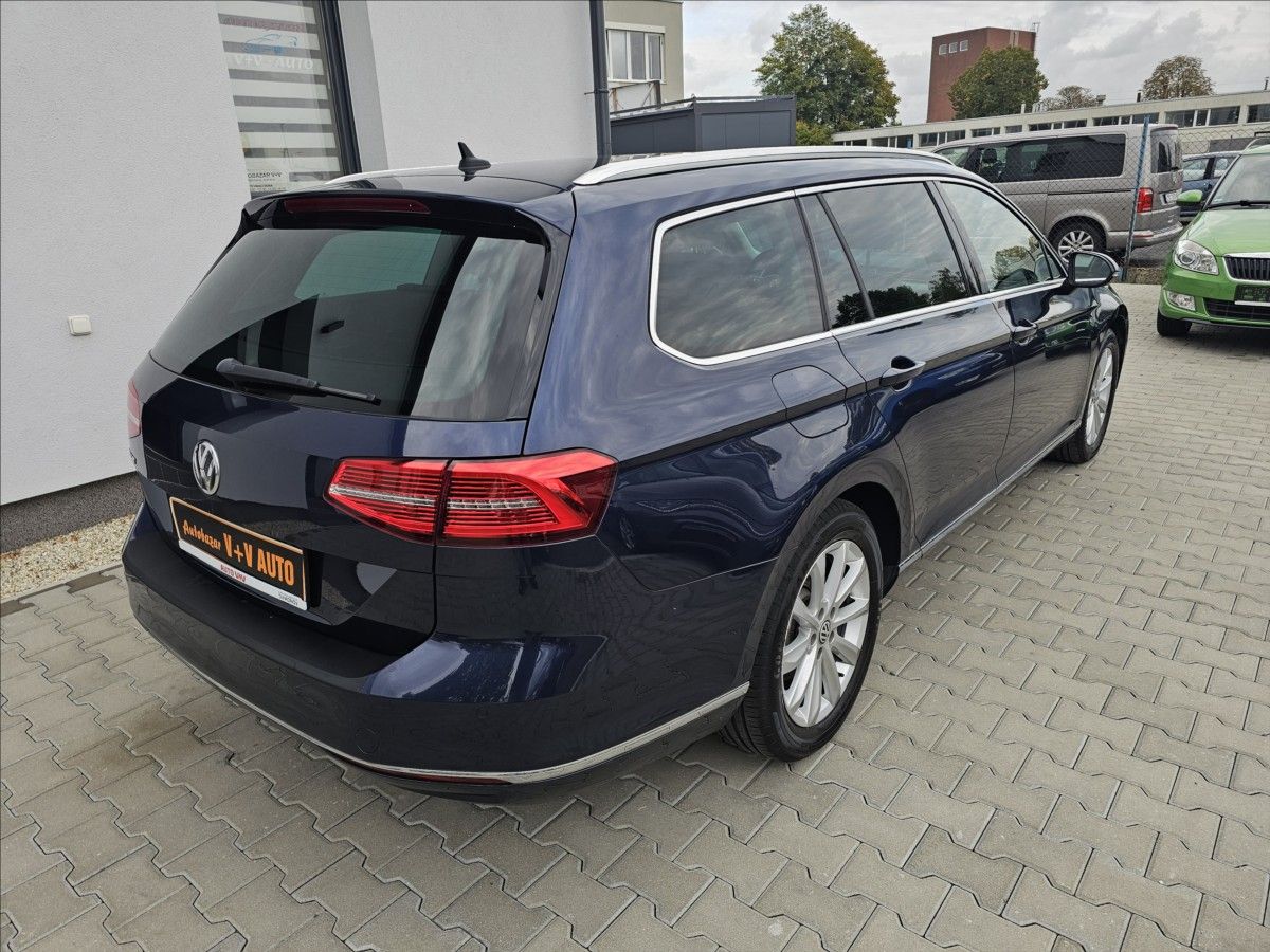Volkswagen Passat, B8 2,0 TDi 110KW Highline - fotka 6