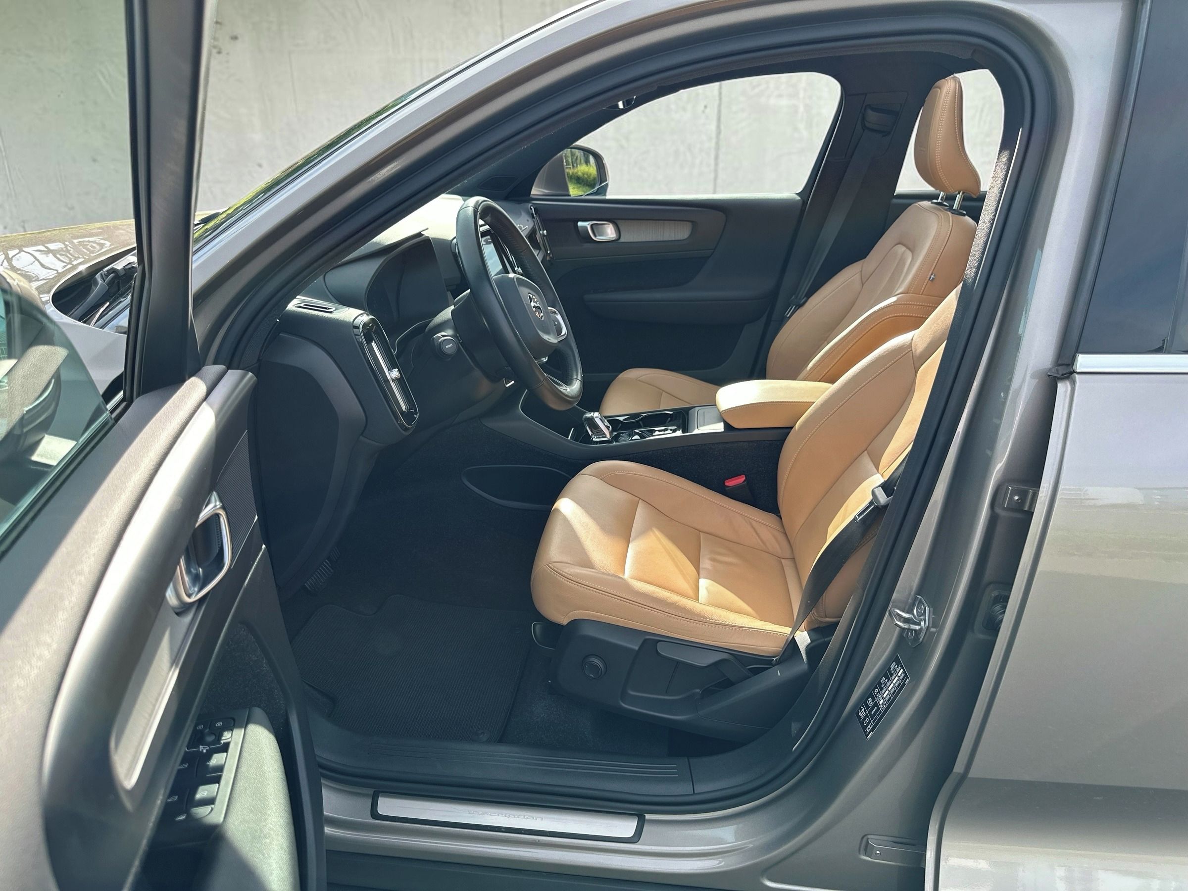 Volvo XC40, D3 Inscription|Panorama|Kůže.. - fotka 5