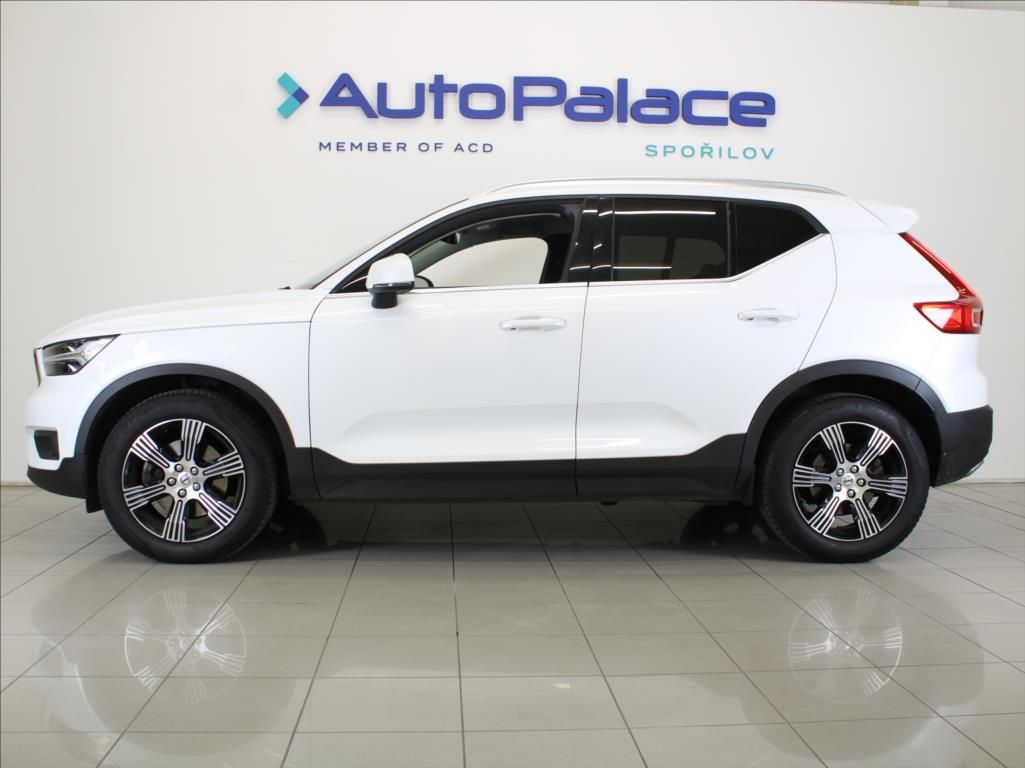 Volvo XC40, 2,0 T4 140kW Insc. H/K 1.maj.Č - fotka 5