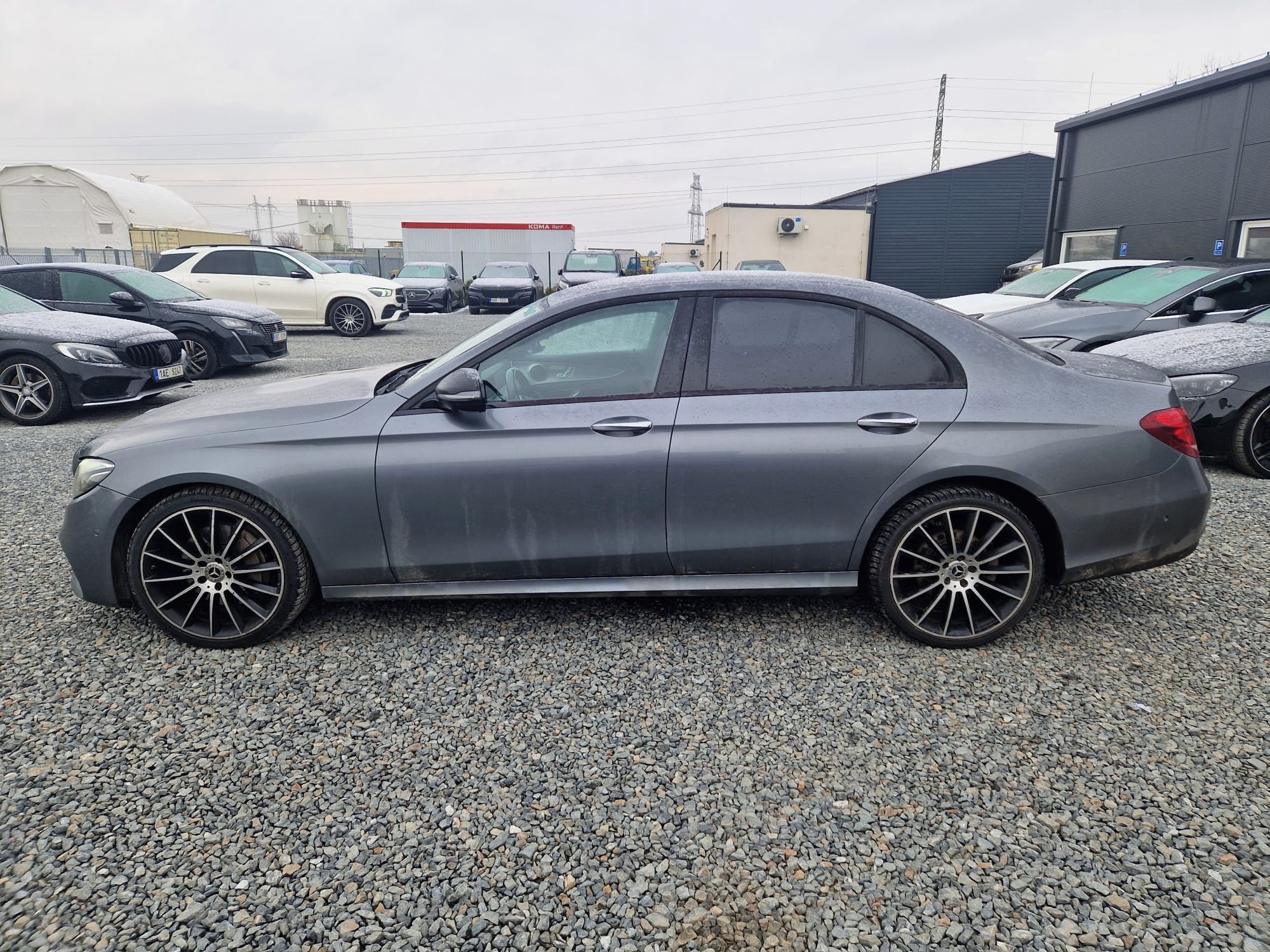 Mercedes-Benz Třídy E, Mercedes BENZ E220d 4Matic - fotka 5