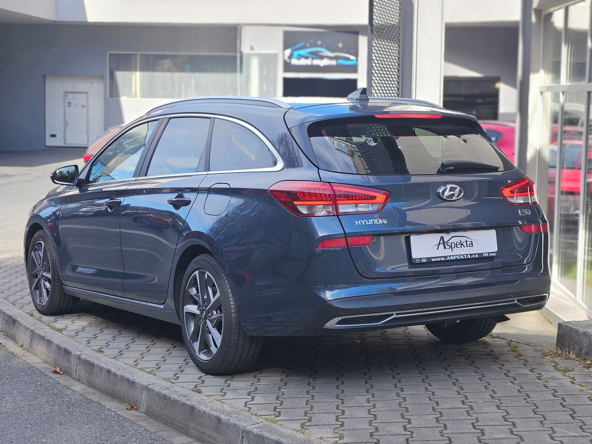 Hyundai i30, 1,5 T-GDi 118kW, Style, 1.maj. - fotka 3