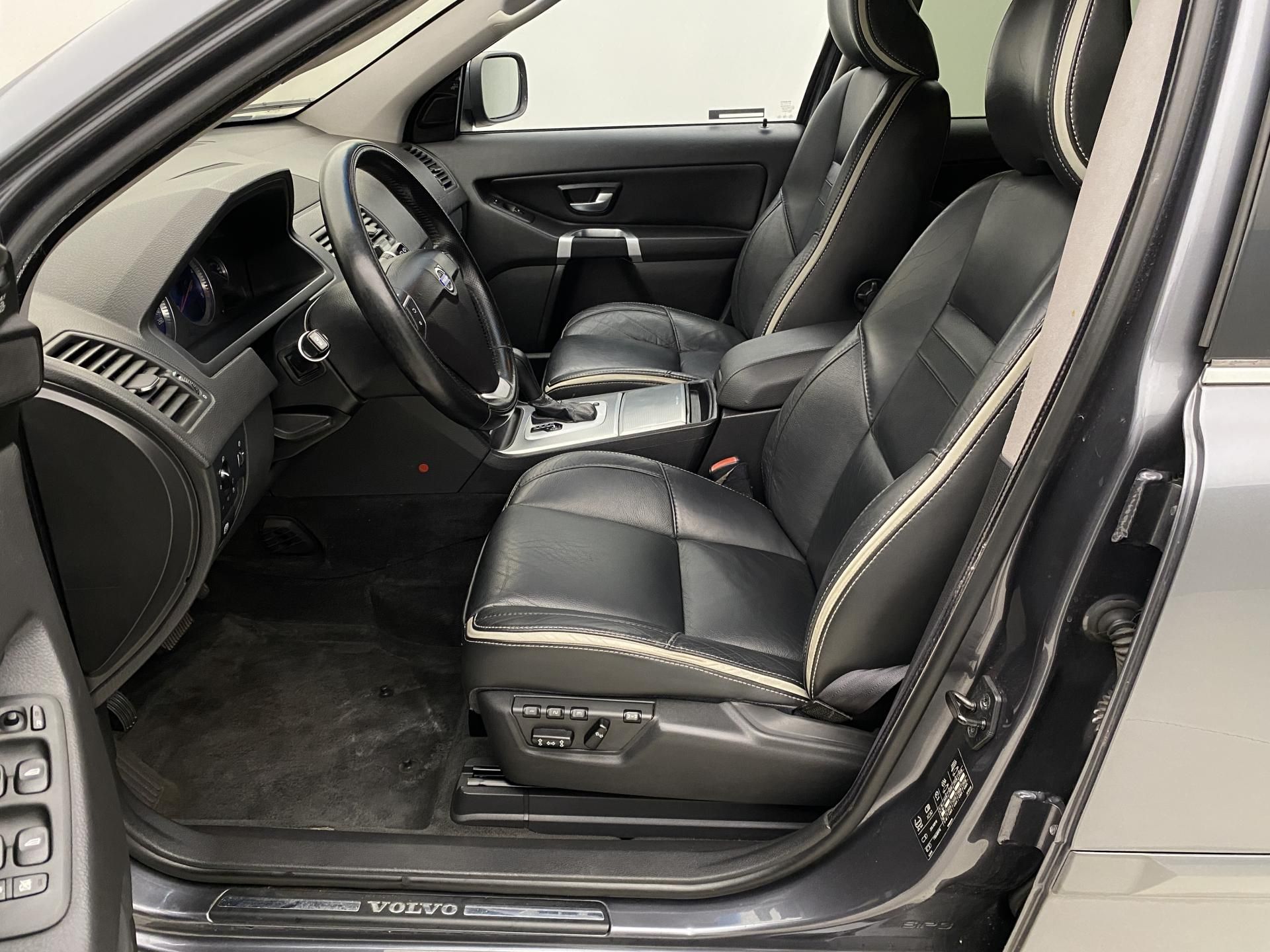Volvo XC90, D5 AWD SPORT AUT CZ - fotka 3