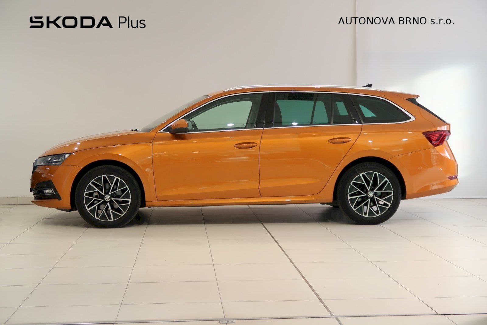 Škoda Octavia, Combi 2.0 TDI 110kW Style PLUS - fotka 3