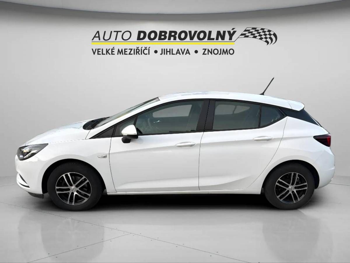 Opel Astra, Edition HB 1.4i MT6 (74kW/100k - fotka 3