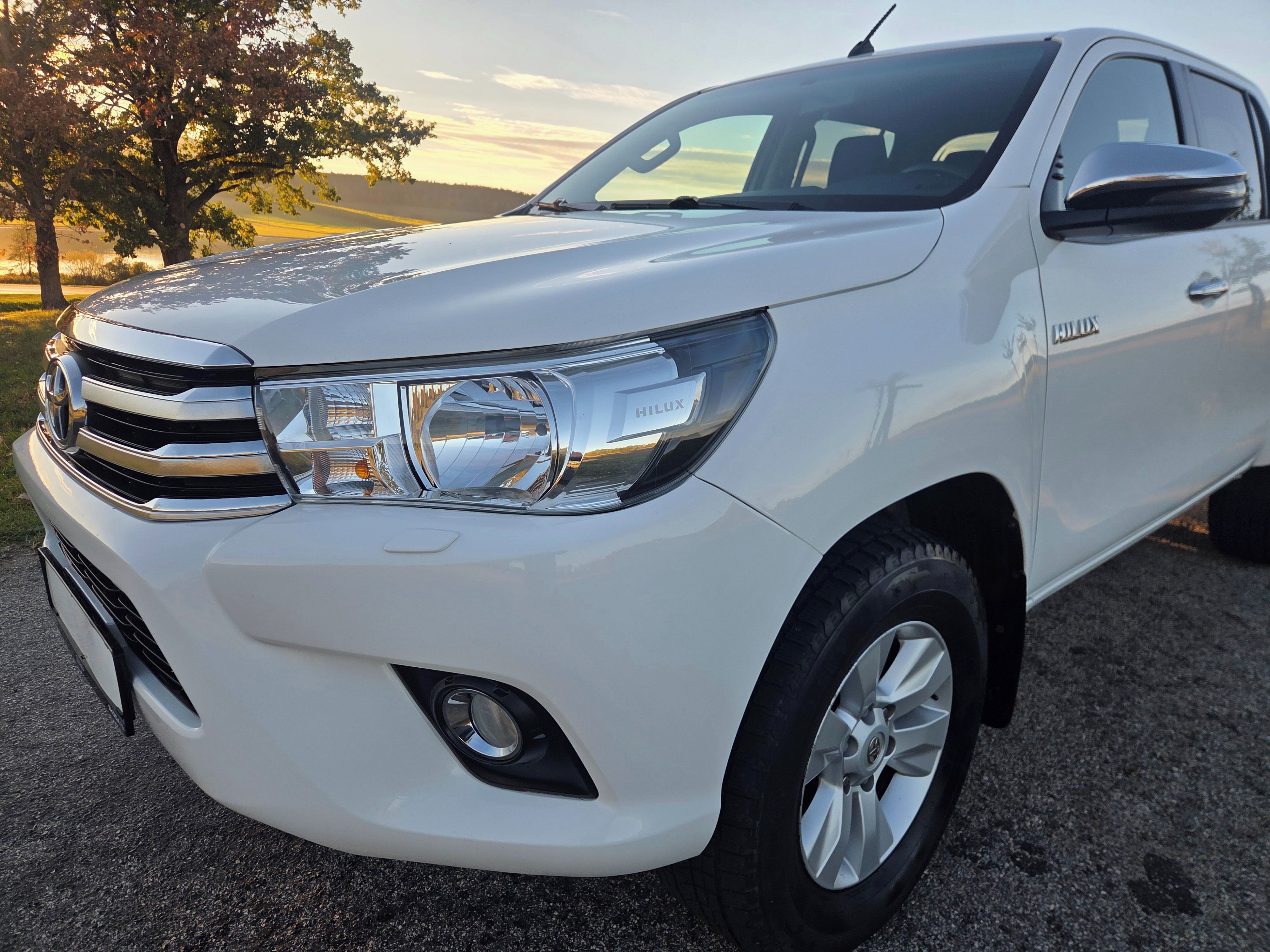 Toyota Hilux, 2.4D-D4 4x4 - fotka 6