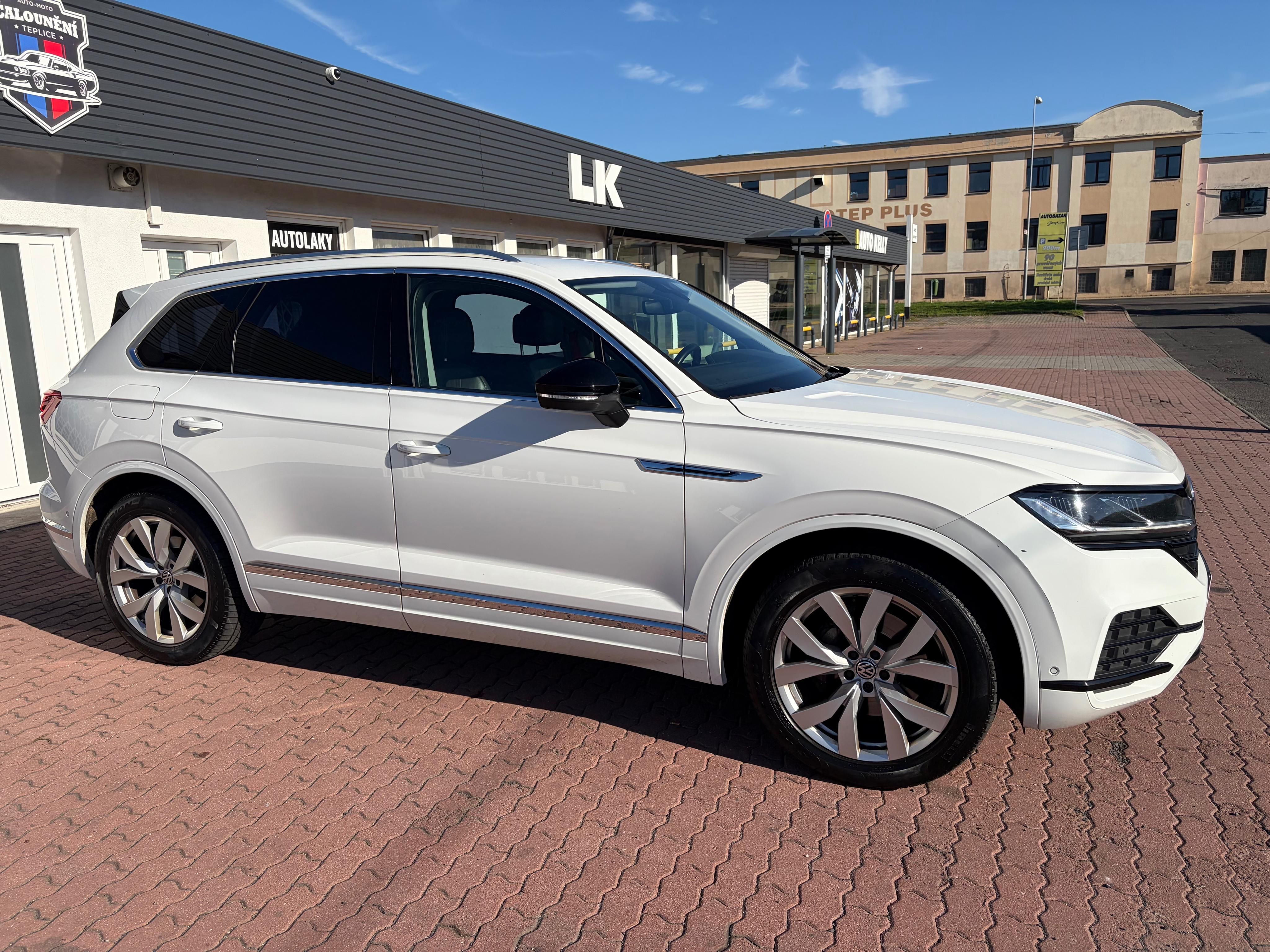 Volkswagen Touareg, ČR 210kw 2.majitel - fotka 6