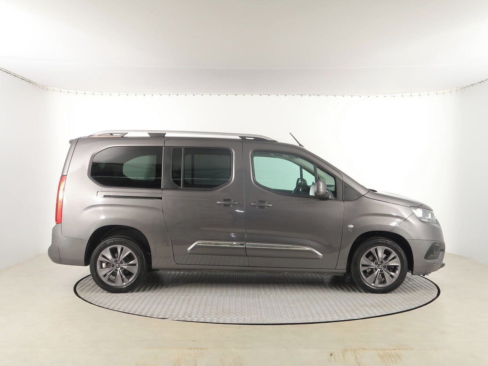 Toyota Proace City Verso, Maxi 1.2 T, Family, 7Míst, ČR - fotka 6