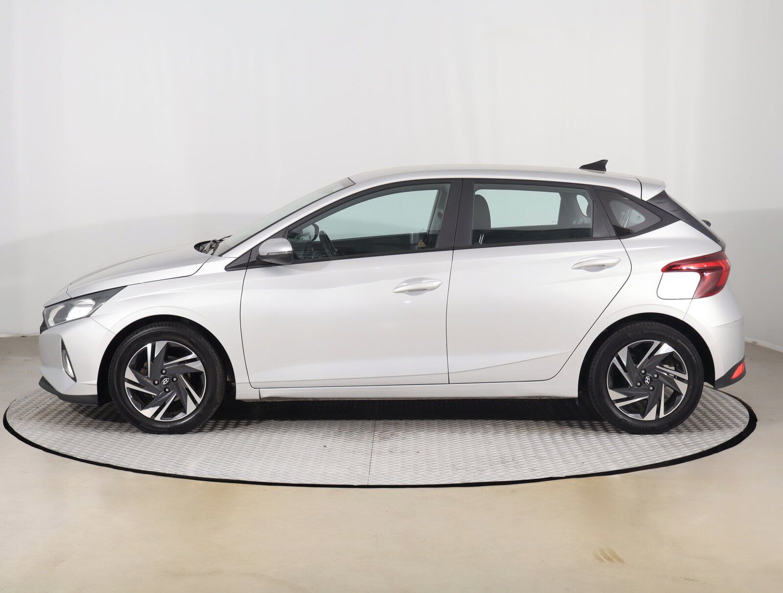 Hyundai i20, 1.2, Serv.kniha - fotka 3