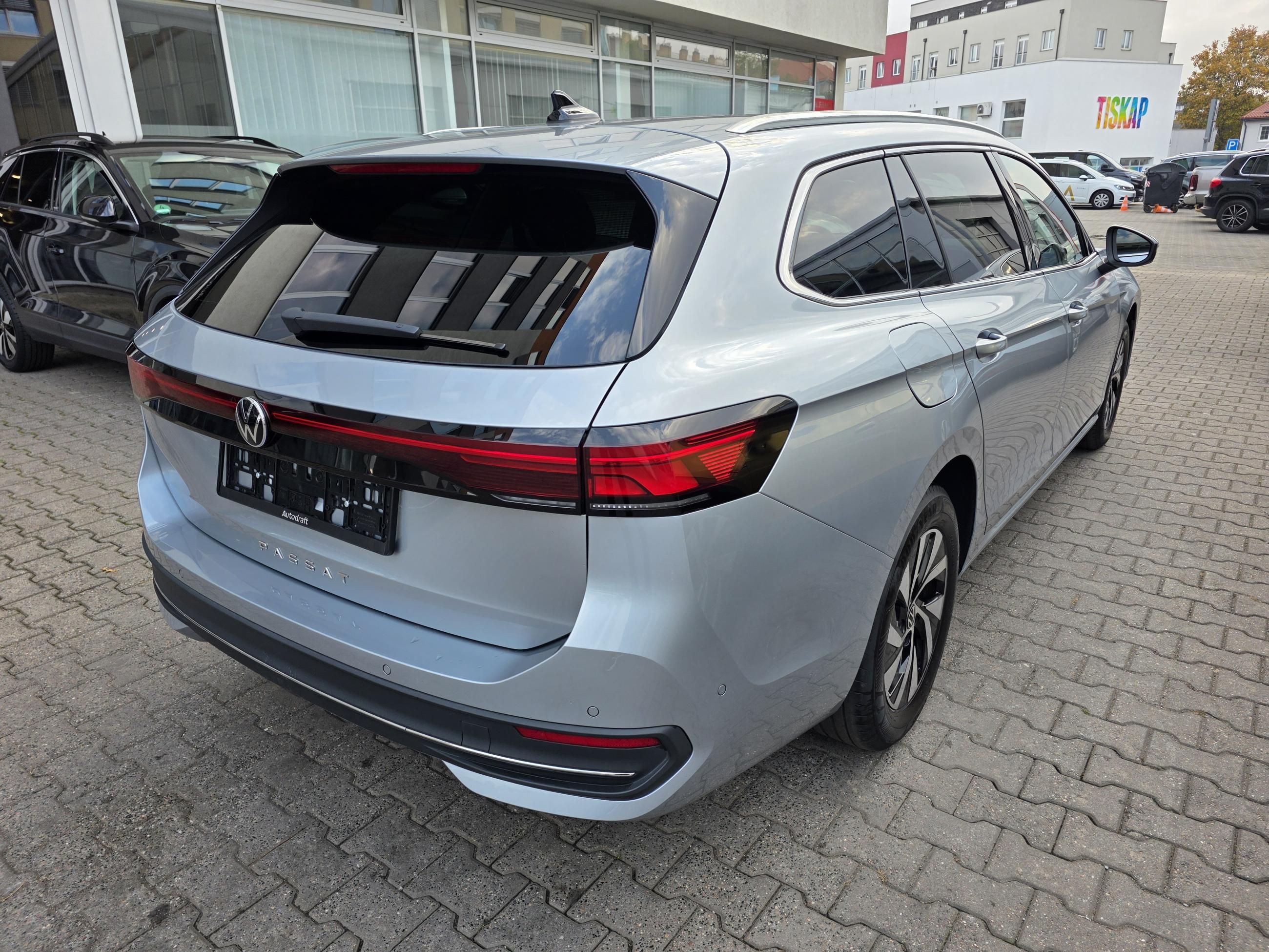 Volkswagen Passat Variant, 2.0 TDI 110kW DSG / Tažné - fotka 6