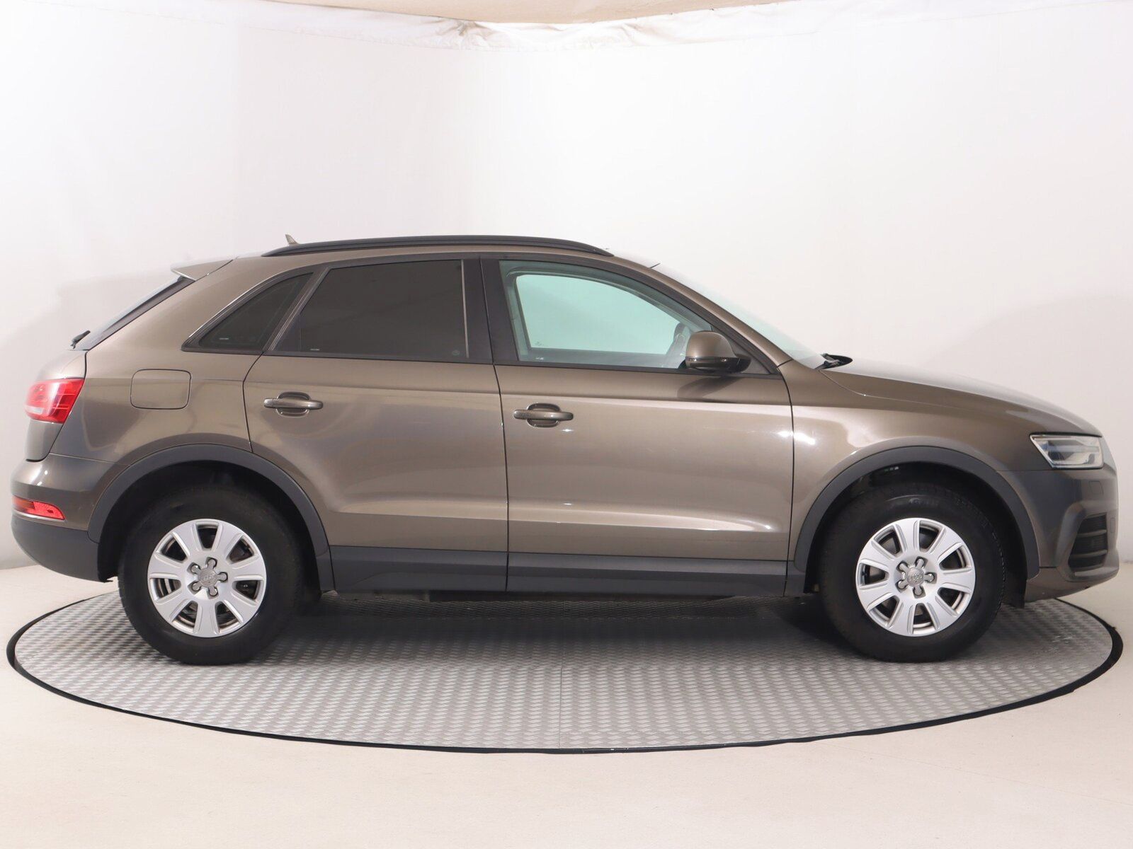 Audi Q3, 2.0 TDI, Automat, Serv.kniha - fotka 6
