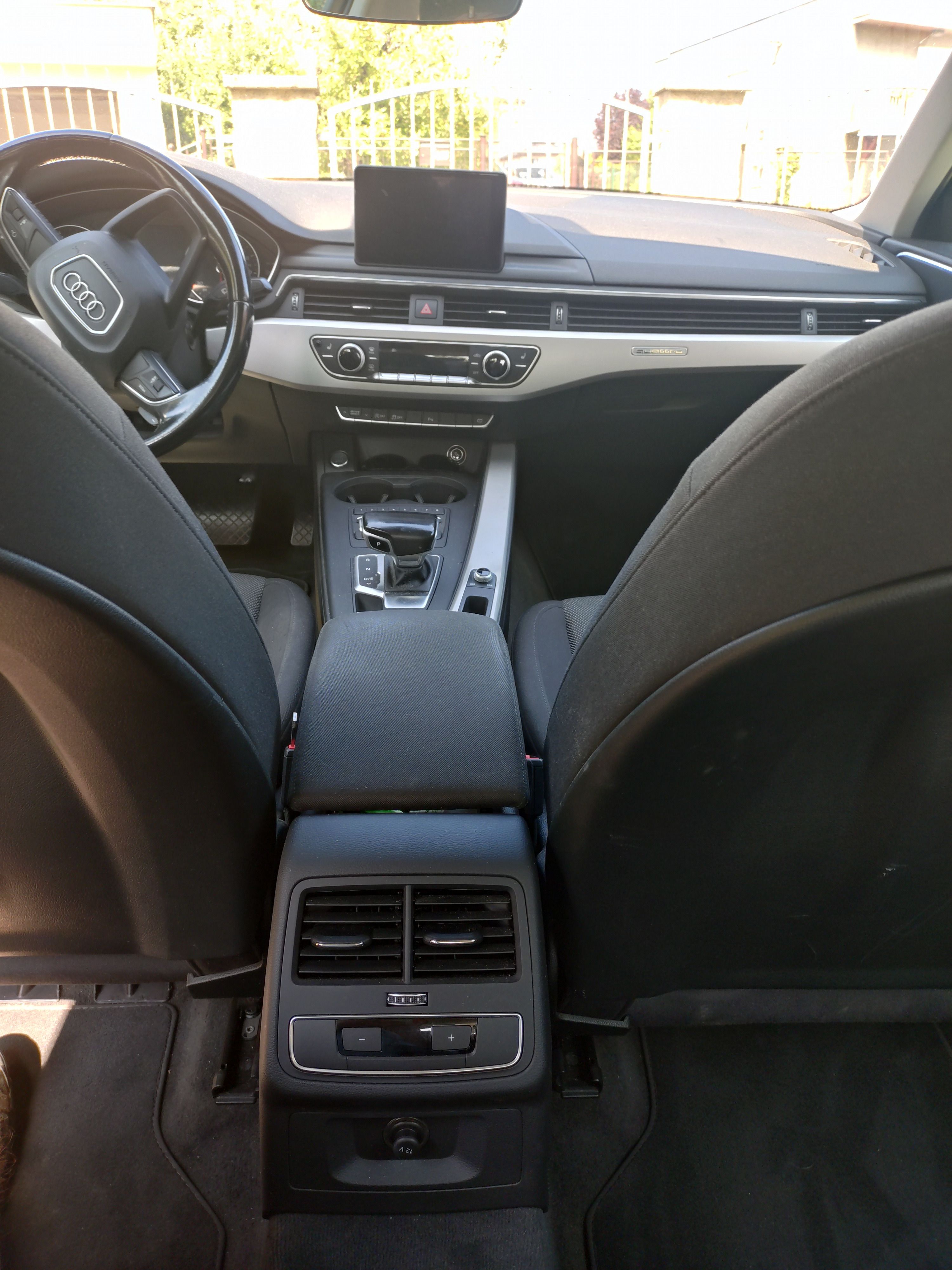 Audi A4, Audi A4 Quatro 2.0 limuzína - fotka 5