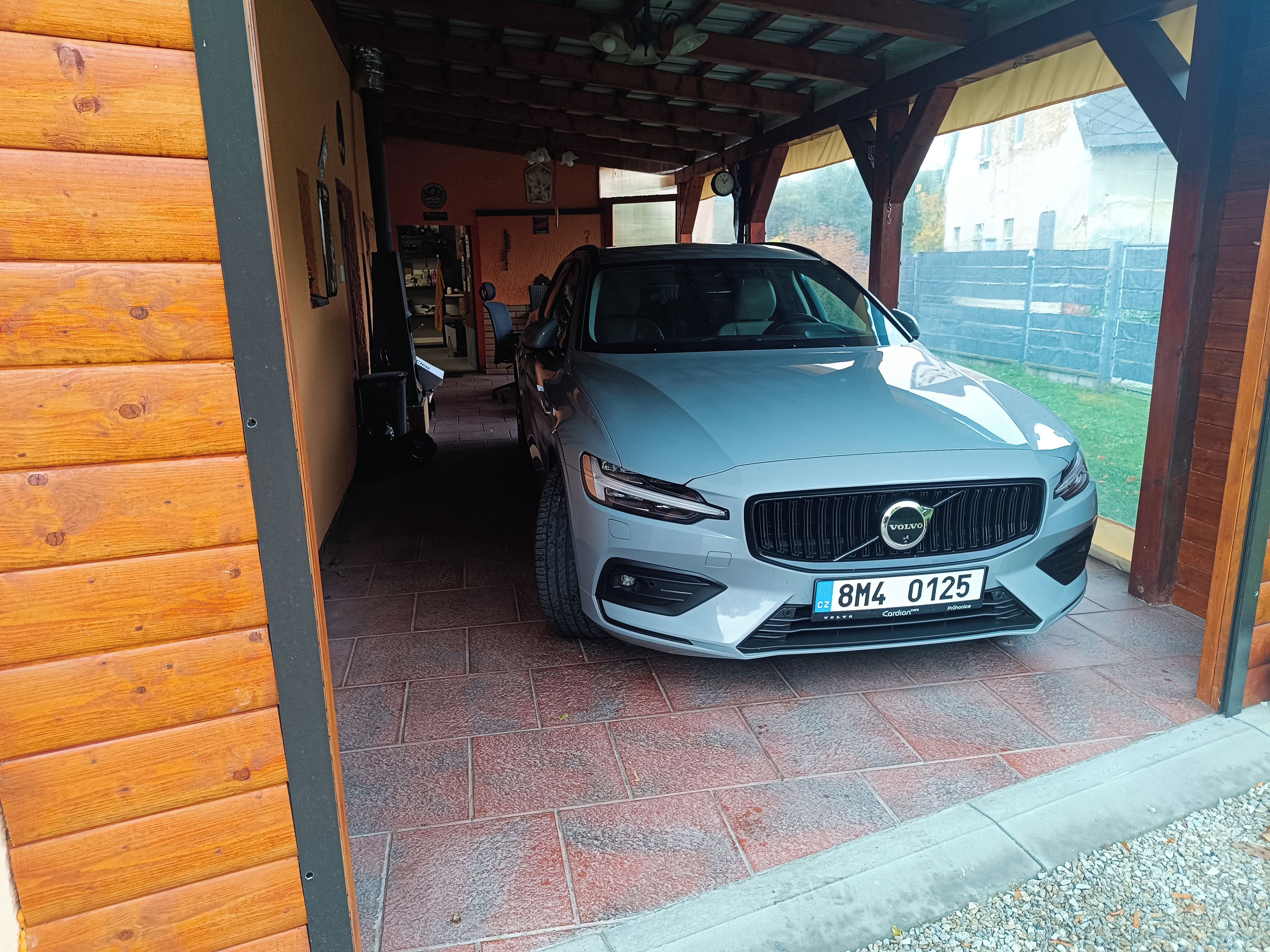 Volvo V60, VOLVO V60 B4