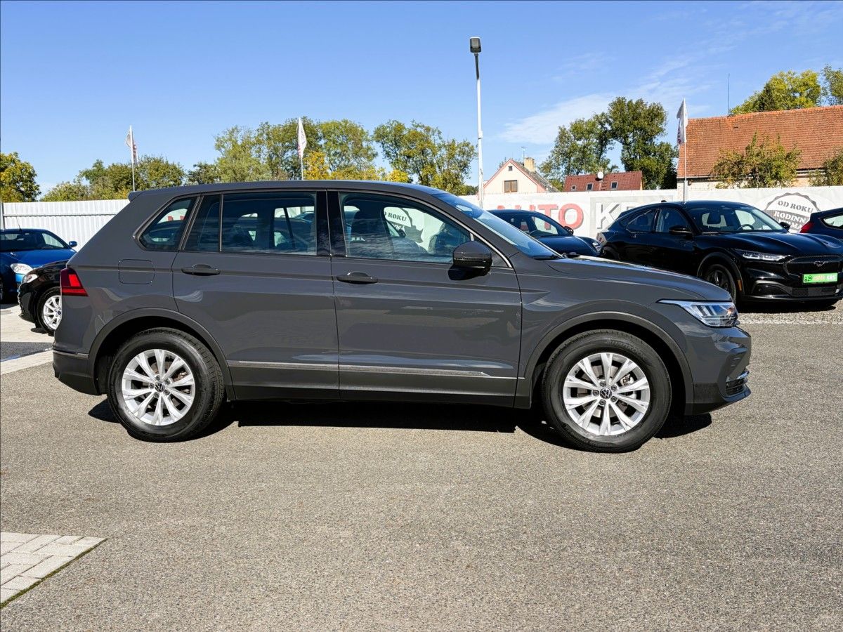 Volkswagen Tiguan, 1,5 TSi  zánovní,vůz, 1.Maj,DP - fotka 3