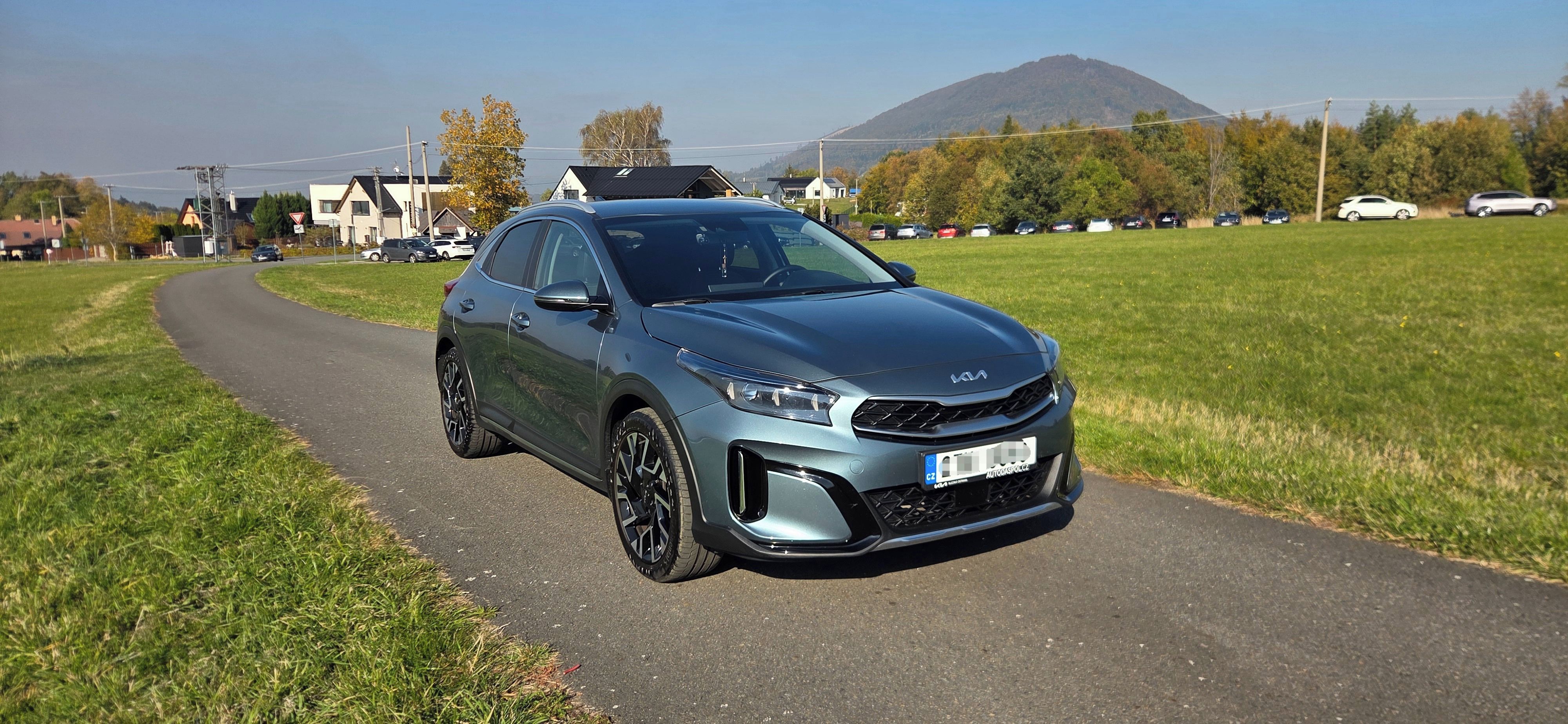 Kia XCee´d, 1.5 T-GDi 117kw 7DCT, TOP - fotka 2