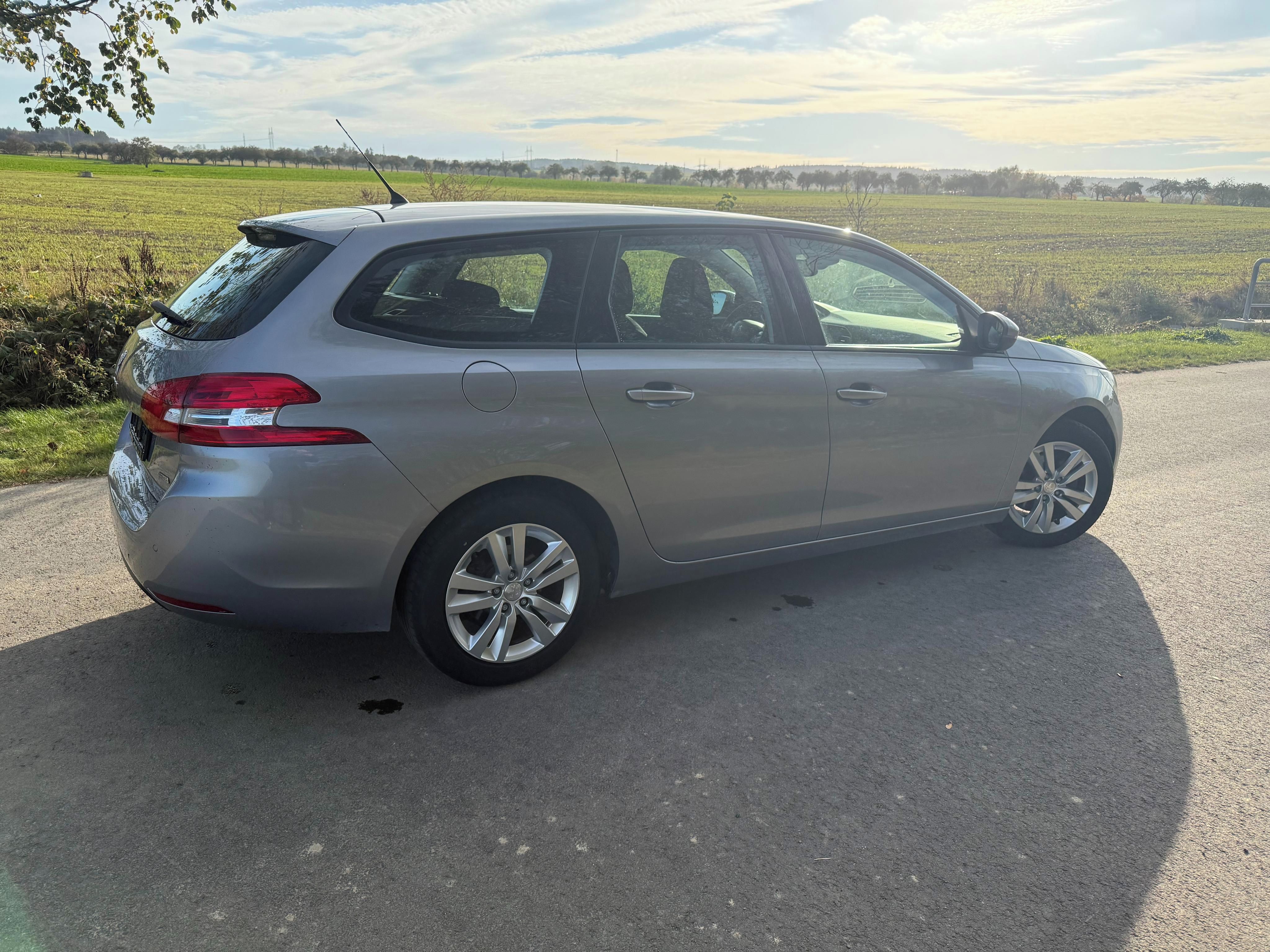 Peugeot 308, 1,2T  nehavarované DPH - fotka 6