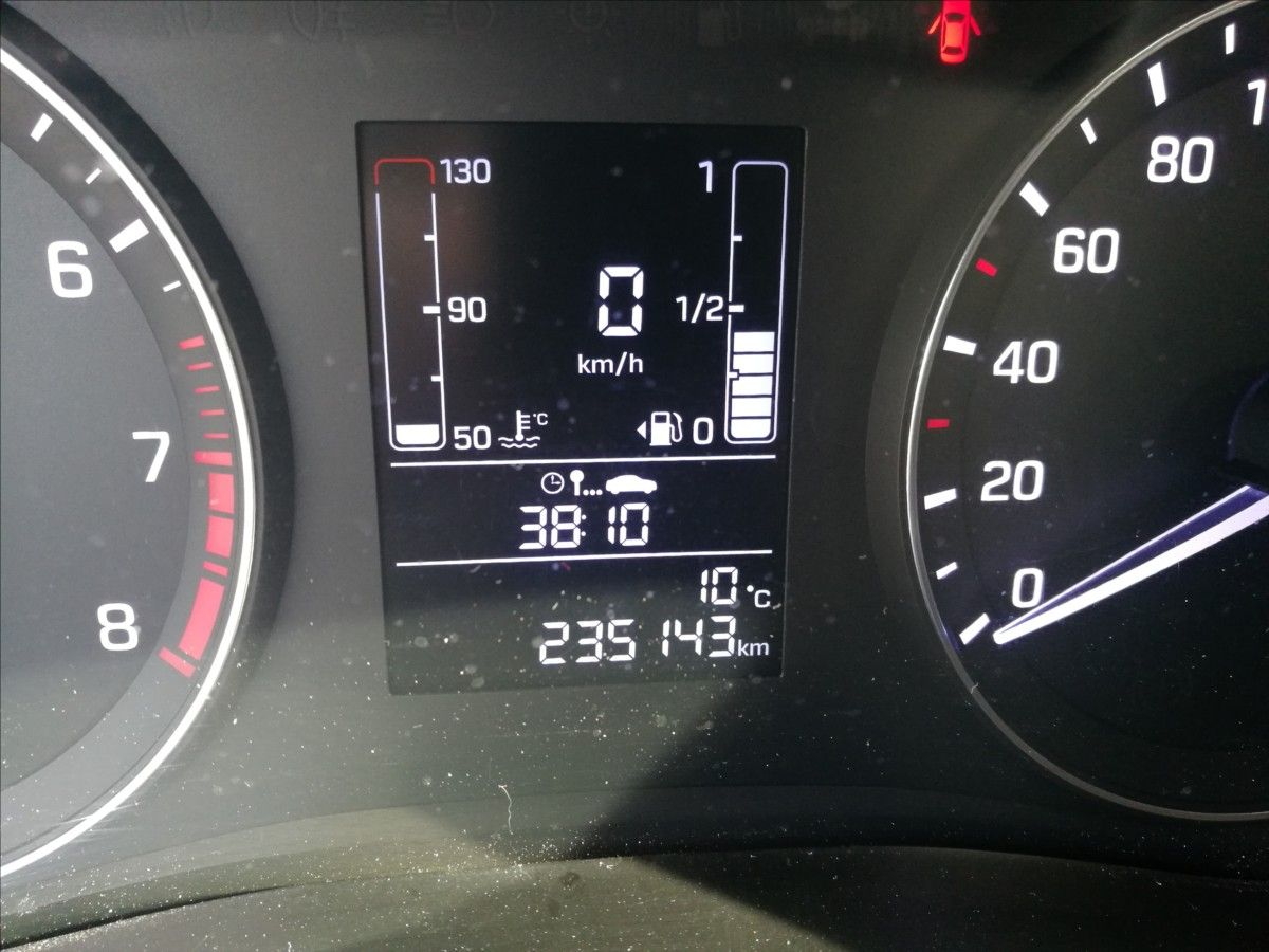 Hyundai i20, 1,3 i servis.knížka - fotka 6
