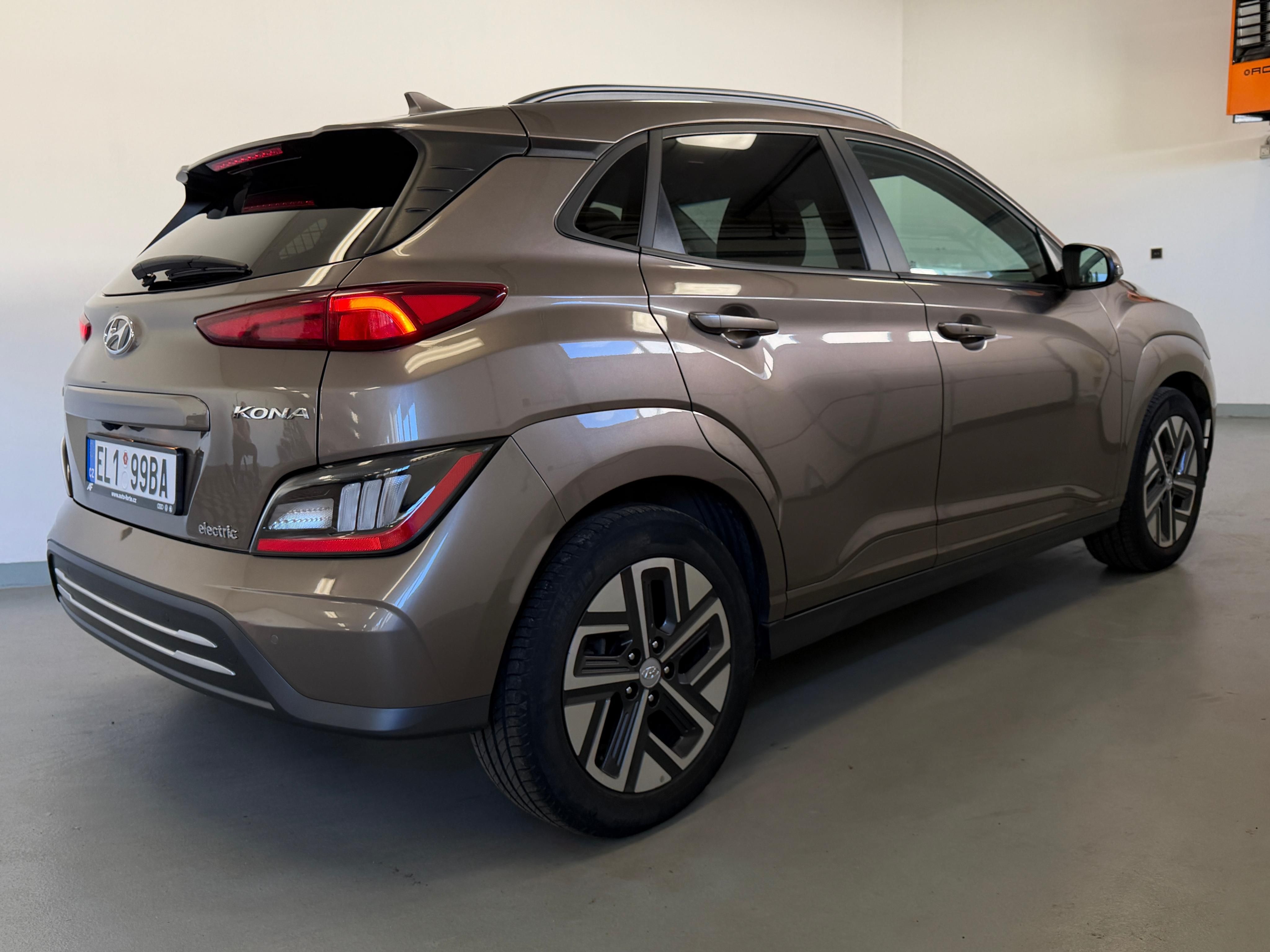 Hyundai Kona, EV STYLE MOTOR 150kw BAT64kw - fotka 6
