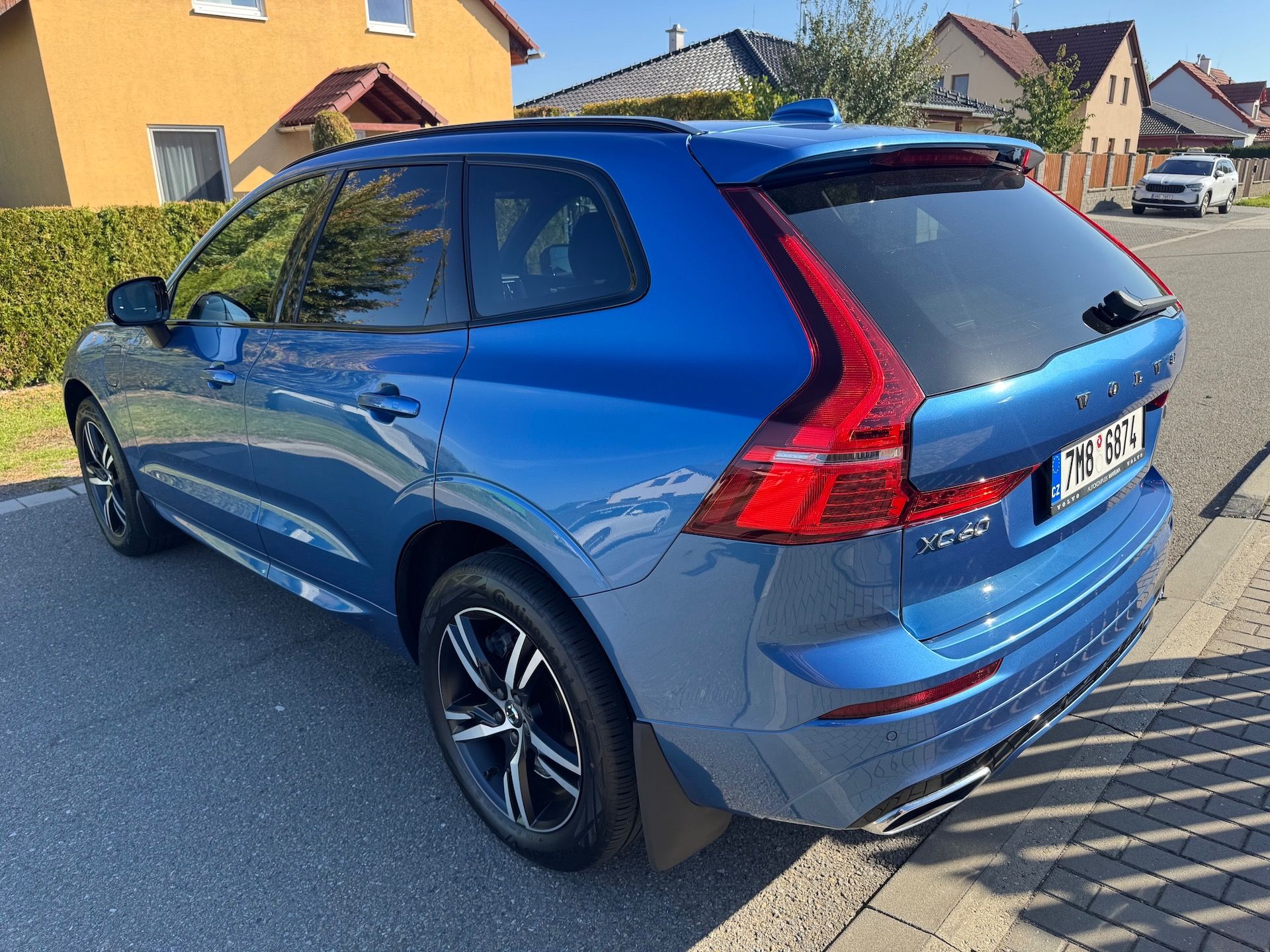 Volvo XC60, T8 AWD R-DESIGN záruka 12/2027 - fotka 5