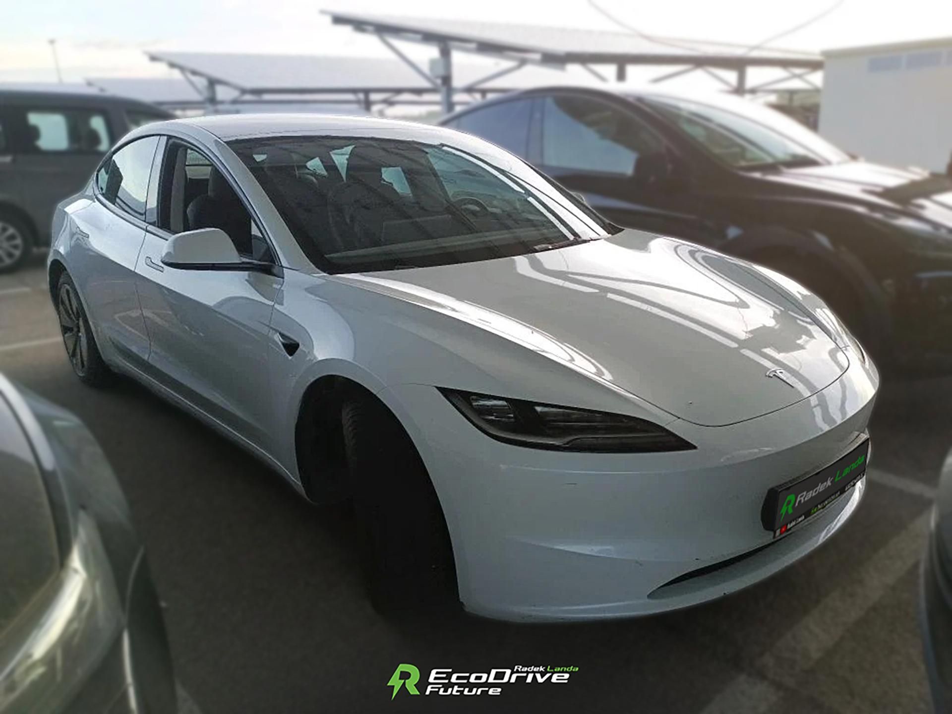Tesla Model 3, LFP | HW4 | Tažné 1 000 kg - fotka 2