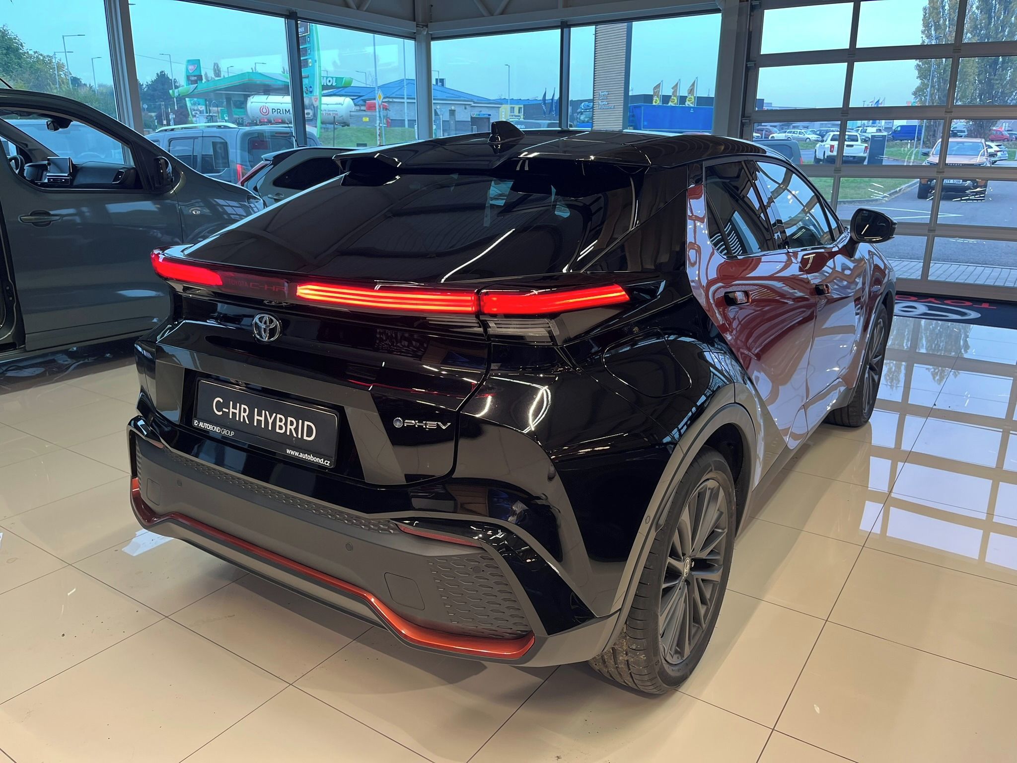 Toyota C-HR, 2.0 PHEV Tokyo Edition - fotka 6