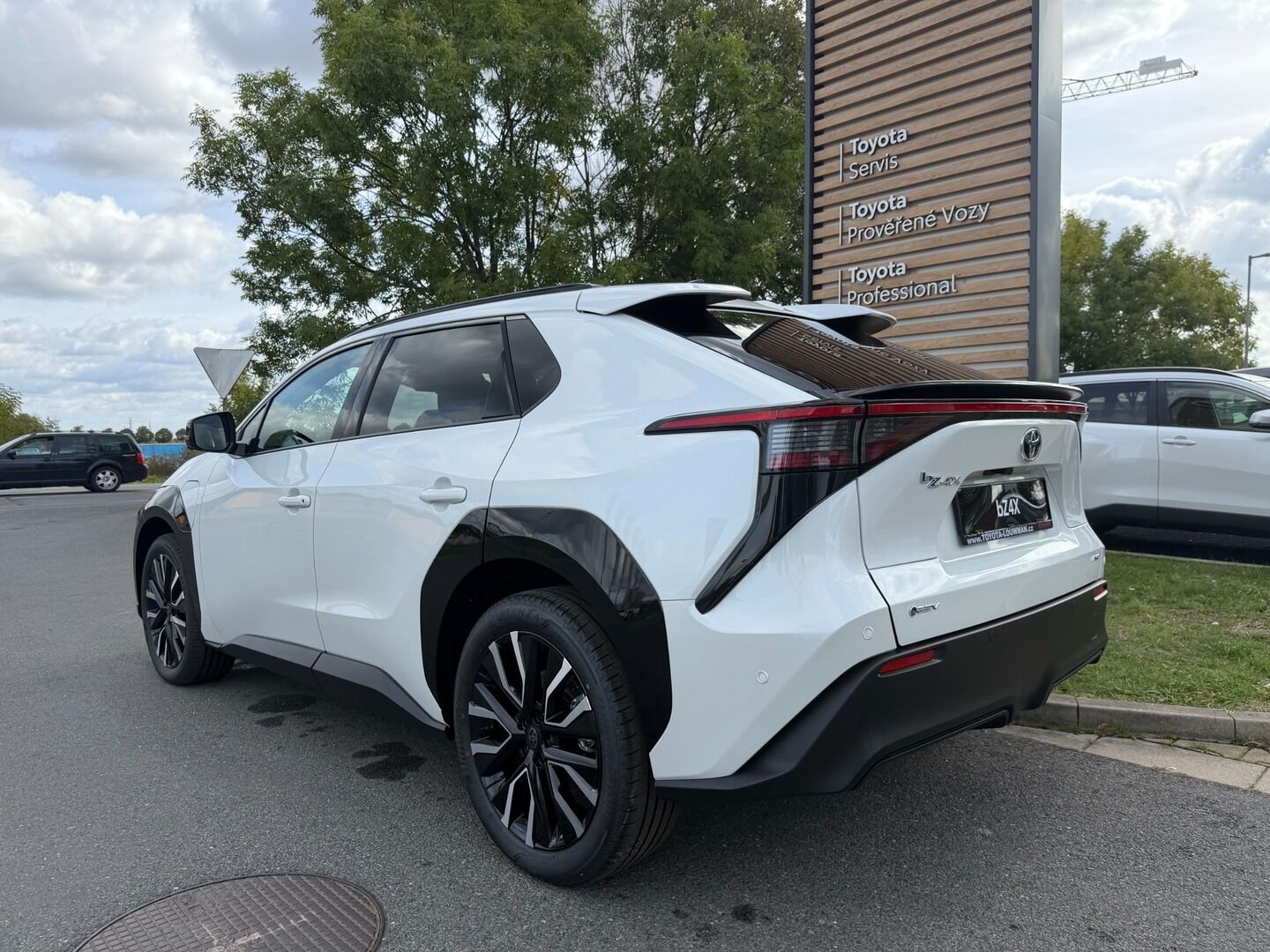 Toyota bZ4X, Executive 73.1 kWh - fotka 4
