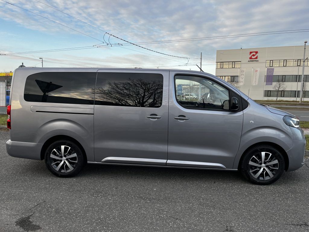Toyota Proace Verso, 2.0D 8AT Family ODBĚR 1/2027 - fotka 3