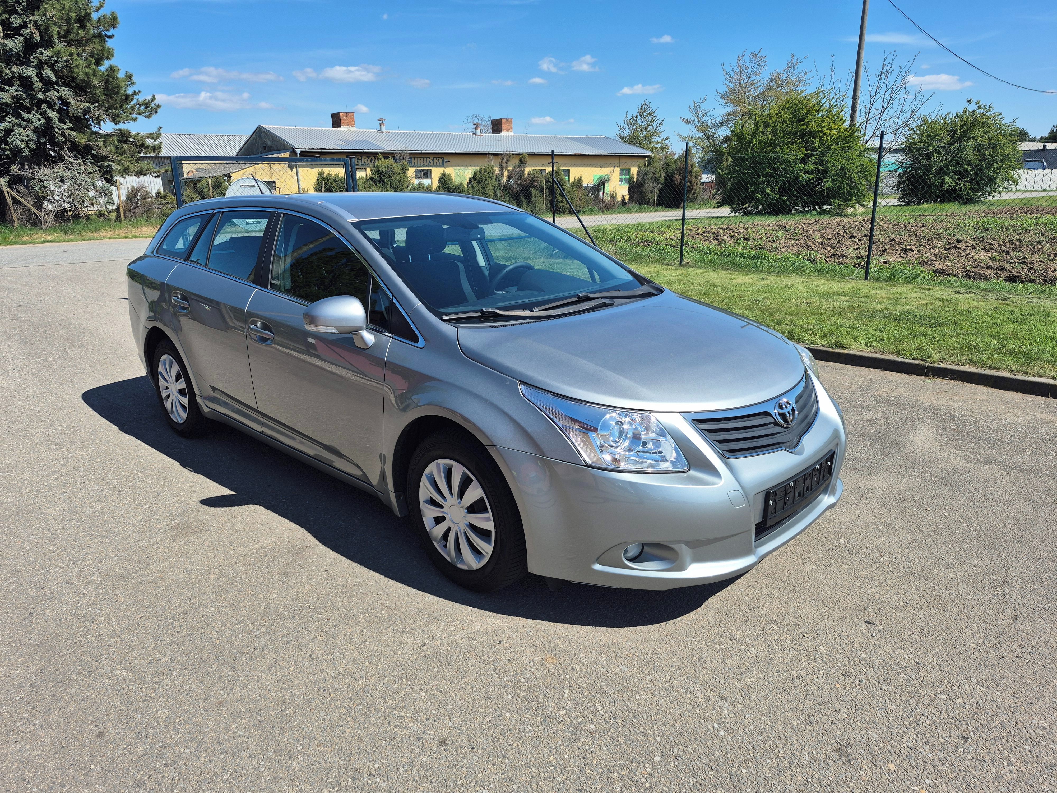 Toyota Avensis, 2,0D, 93kW, serviska - fotka 3