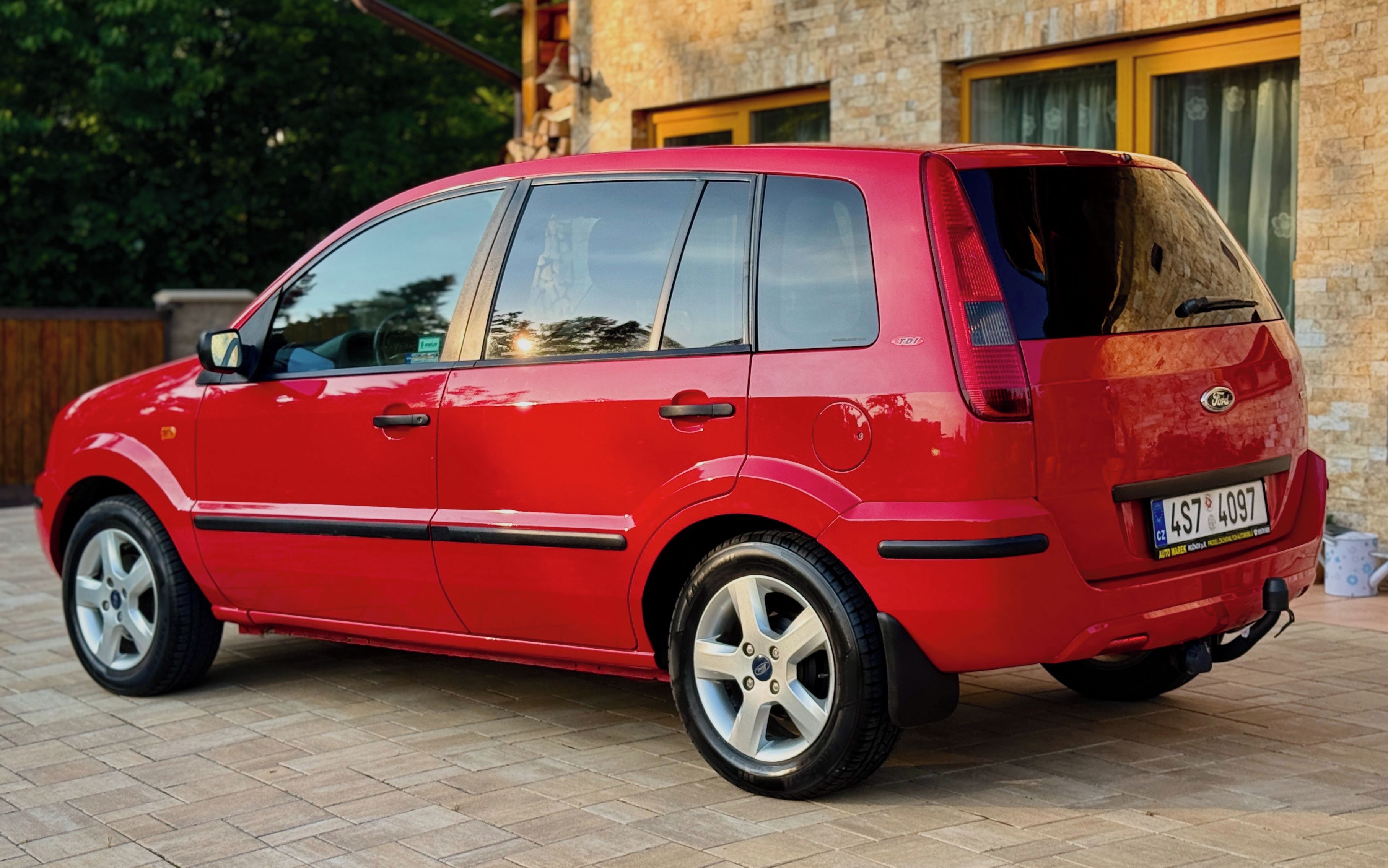 Ford Fusion, SPOTŘEBA 4 L - fotka 4