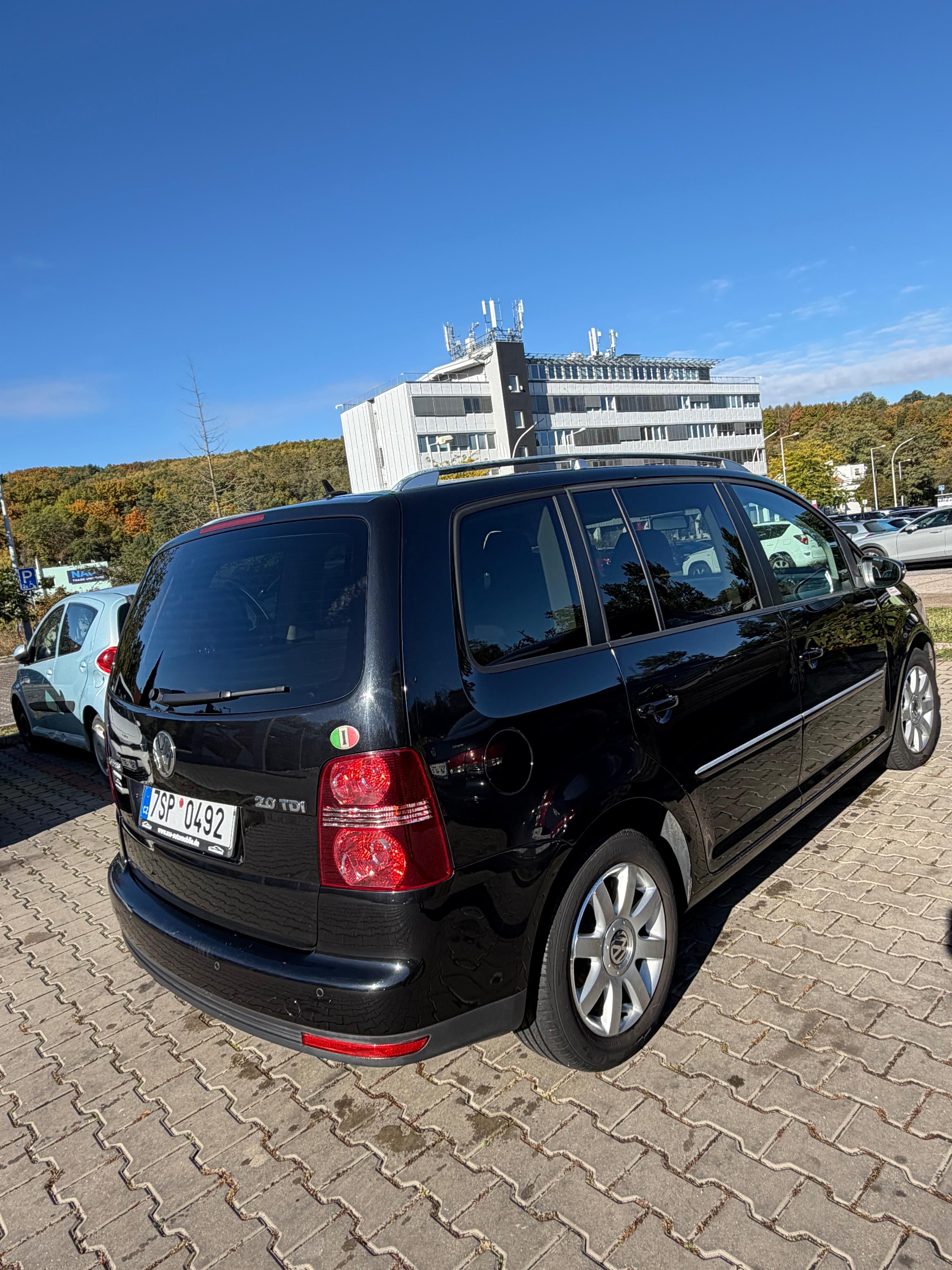 Volkswagen Touran, 2.0 TDI 125kw DSG - fotka 3