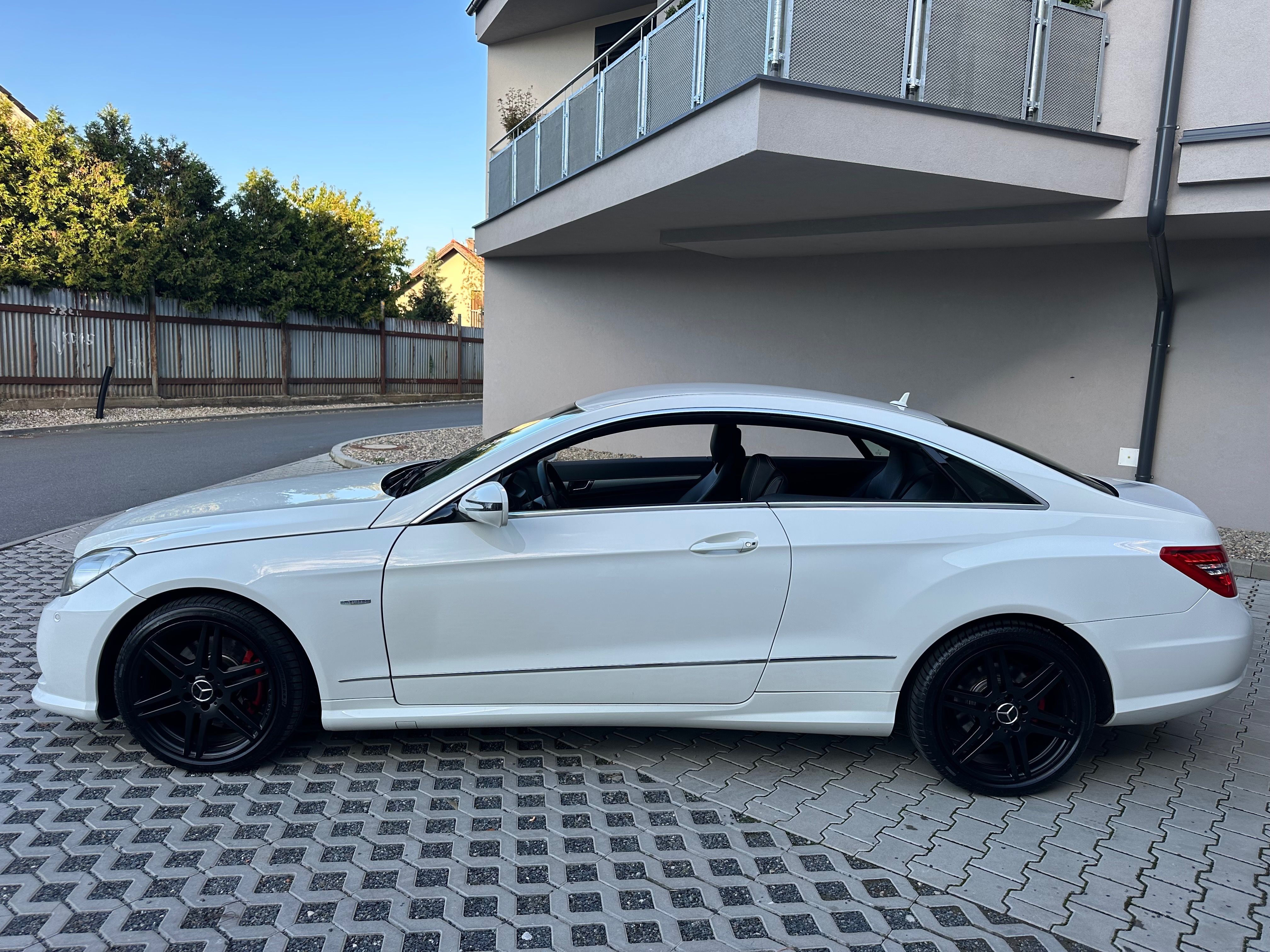 Mercedes-Benz Třídy E, Mercedes E350cdi V6 170kw - fotka 3