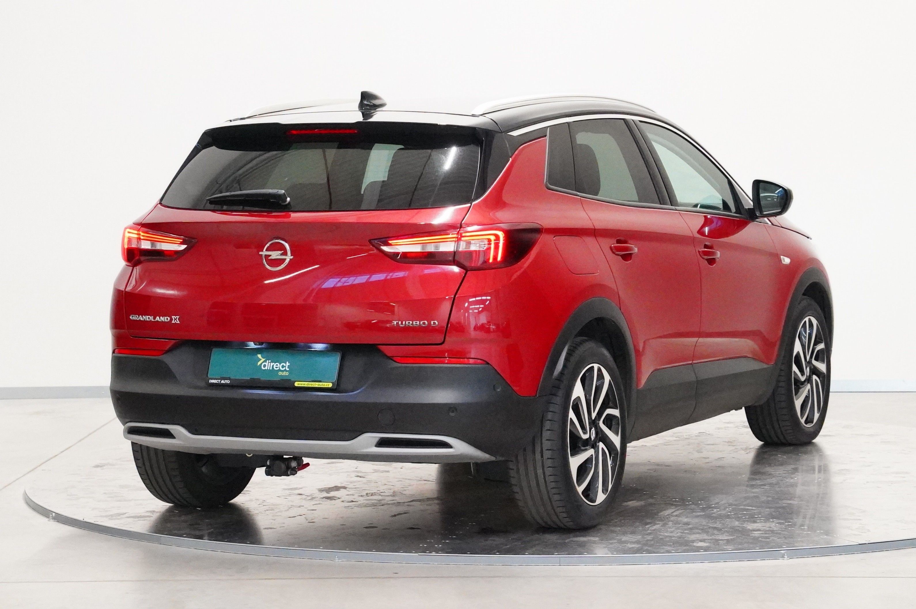 Opel Grandland X, 1.6 CDTI 88 kW - fotka 2