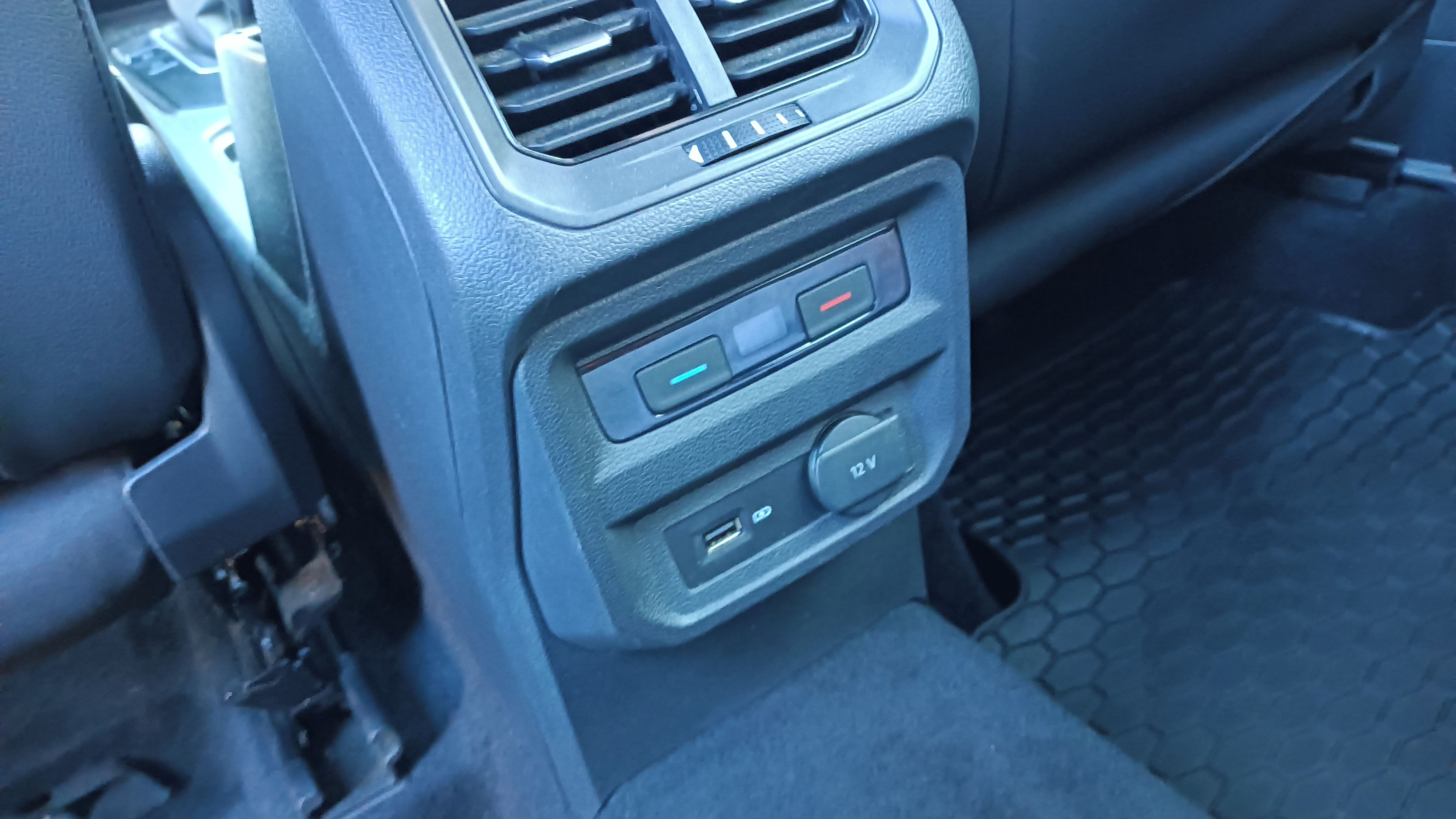 Volkswagen Tiguan - fotka 6