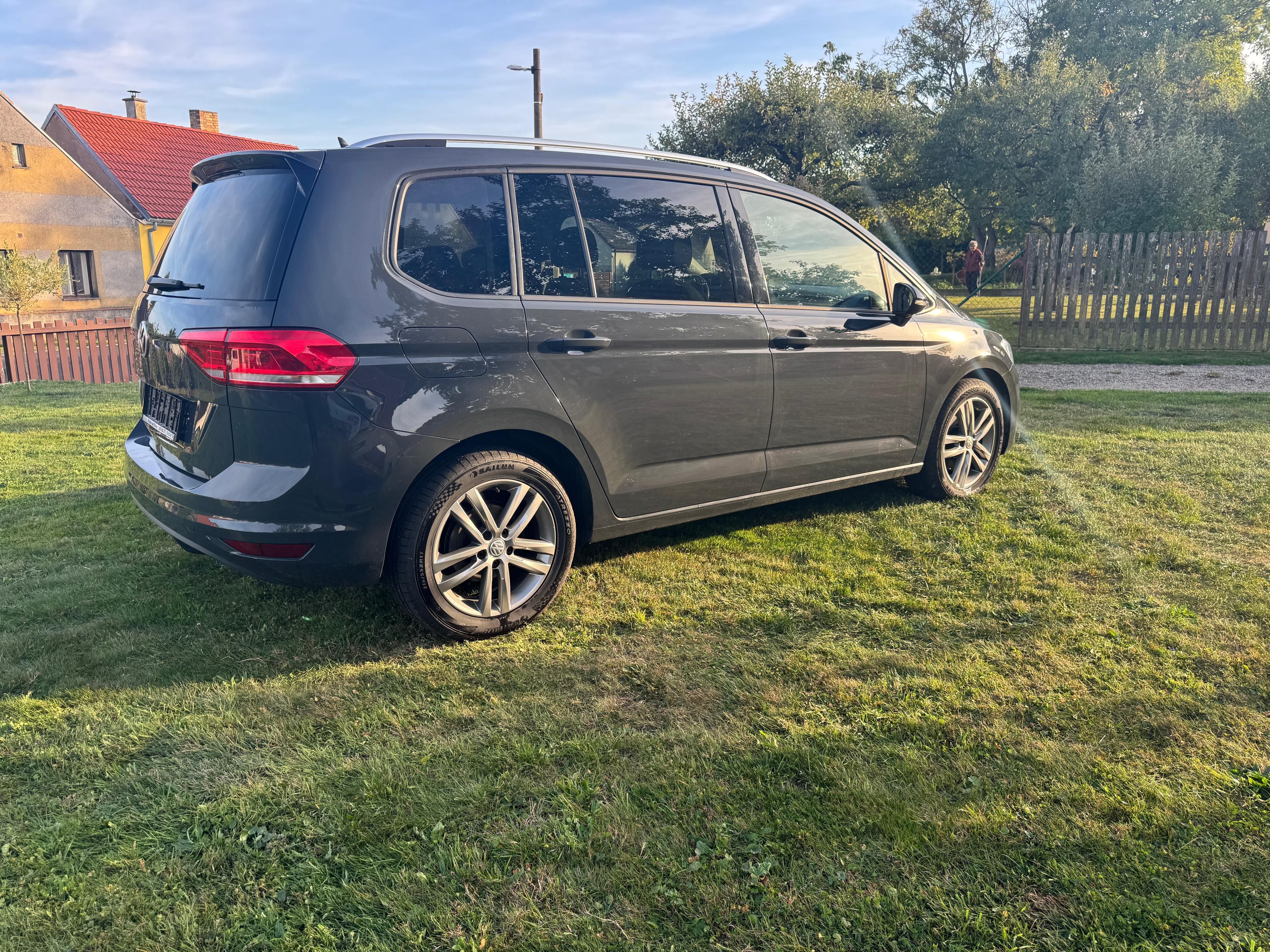 Volkswagen Touran, 2.0 TDI 110 kw DSG - fotka 4