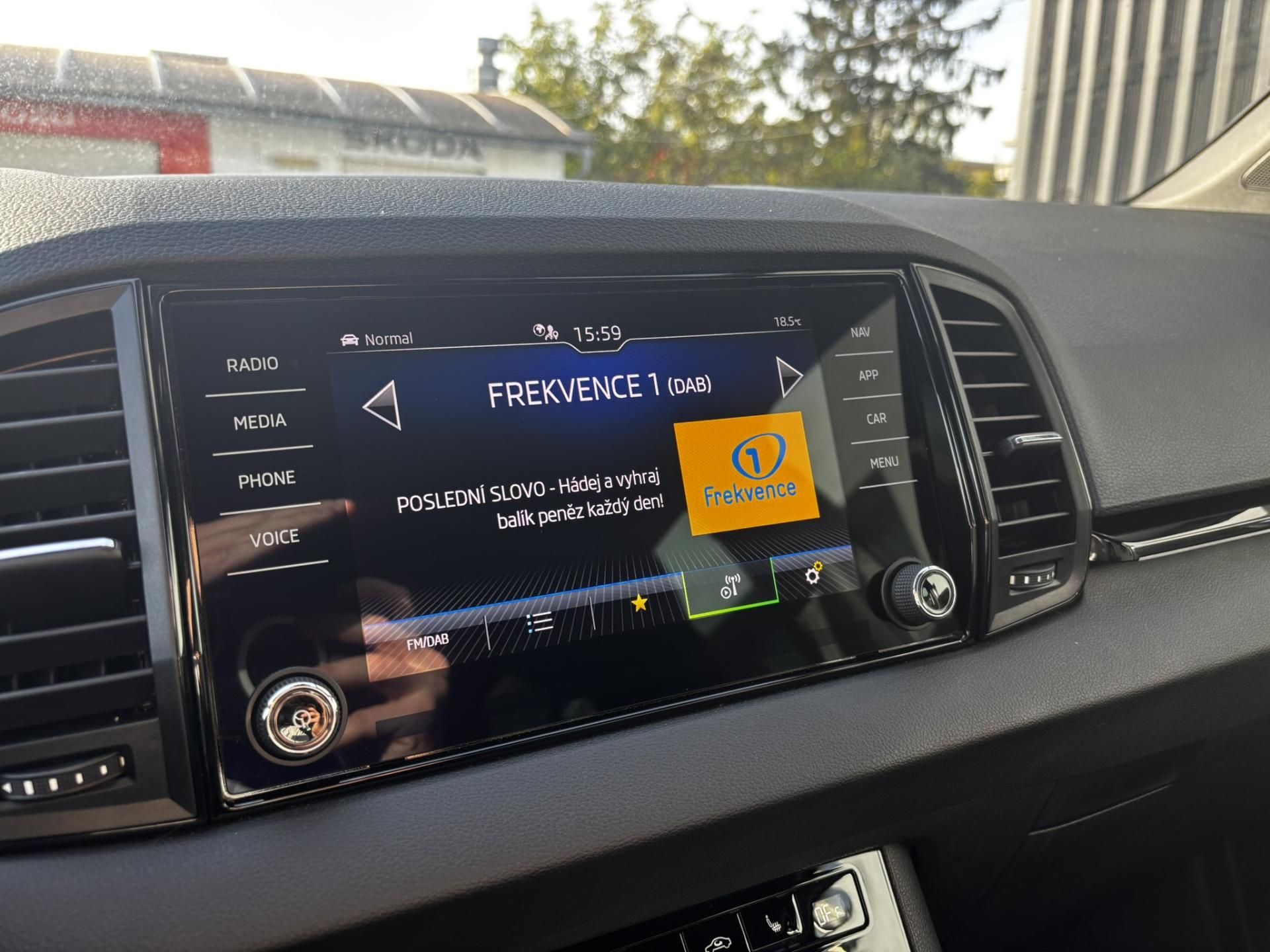 Škoda Karoq, Sportline 2.0 TDI (110 kW) 4WD - fotka 6