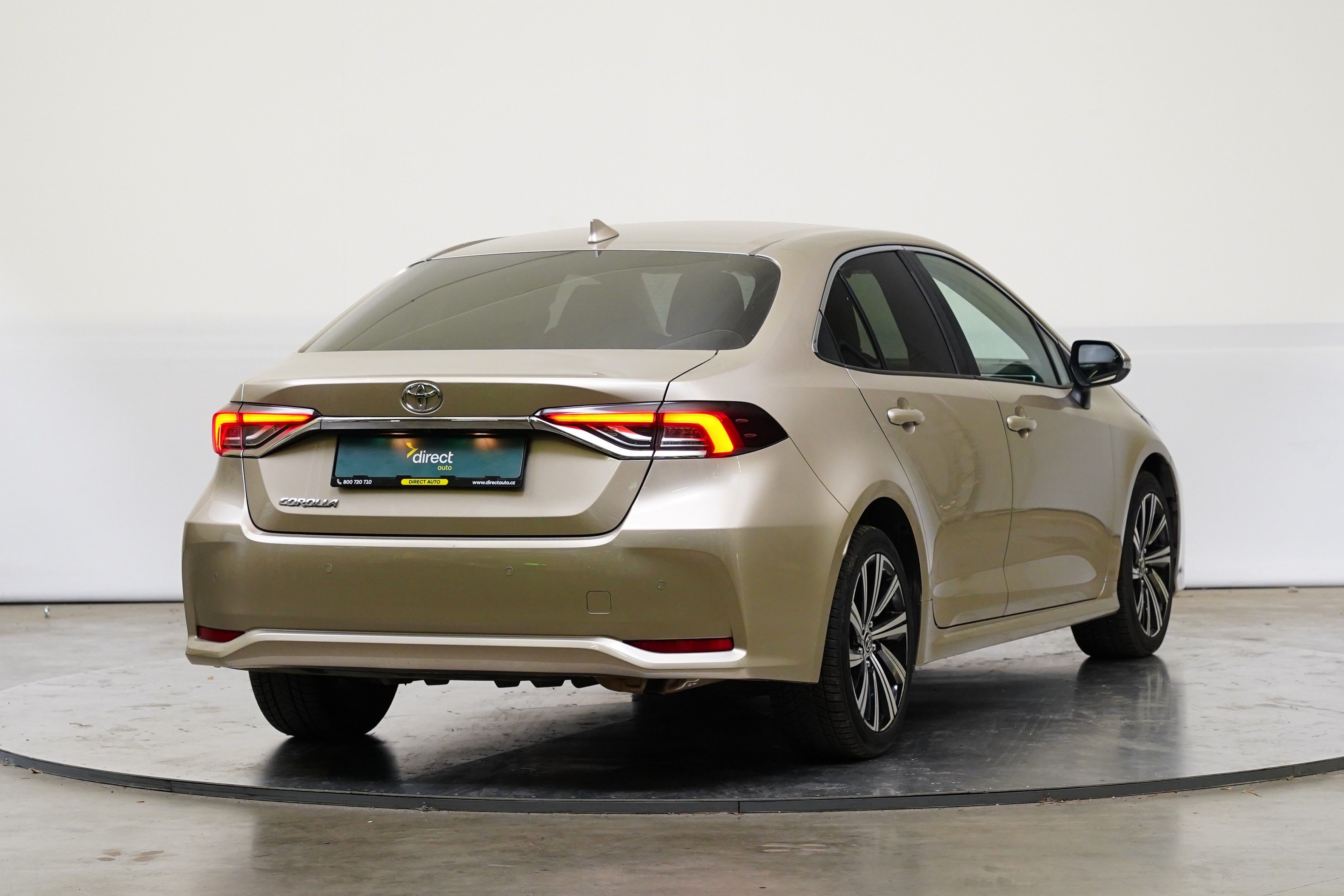 Toyota Corolla, 1.5 Dynamic Force 92 kW - fotka 2