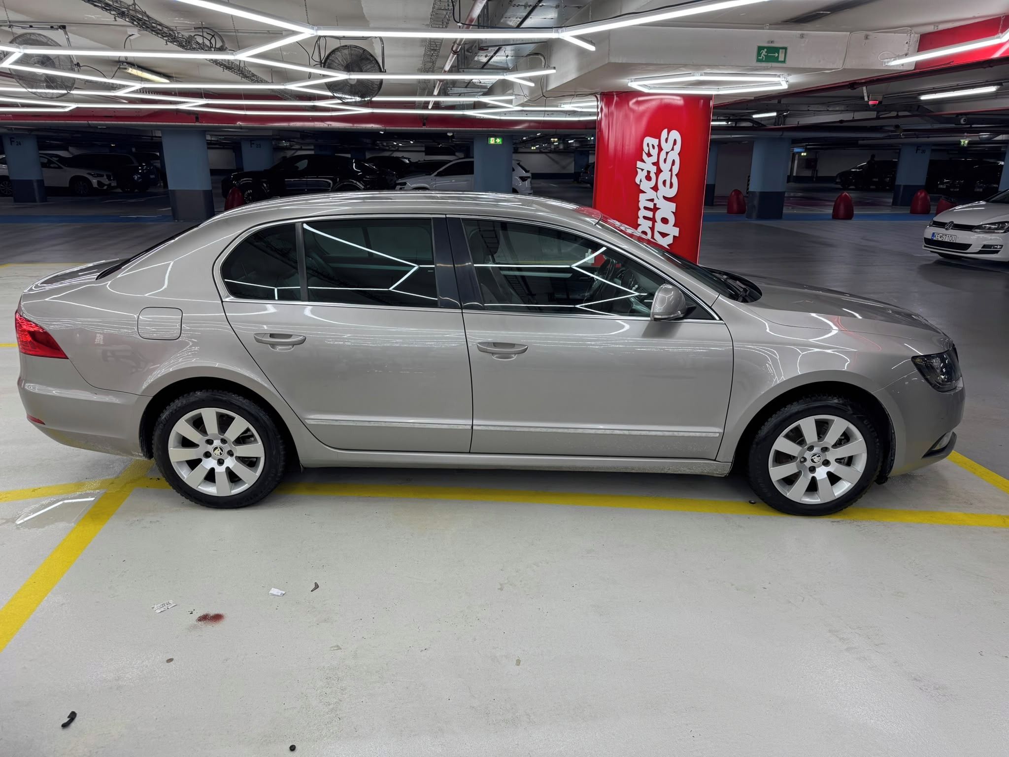 Škoda Superb - fotka 4