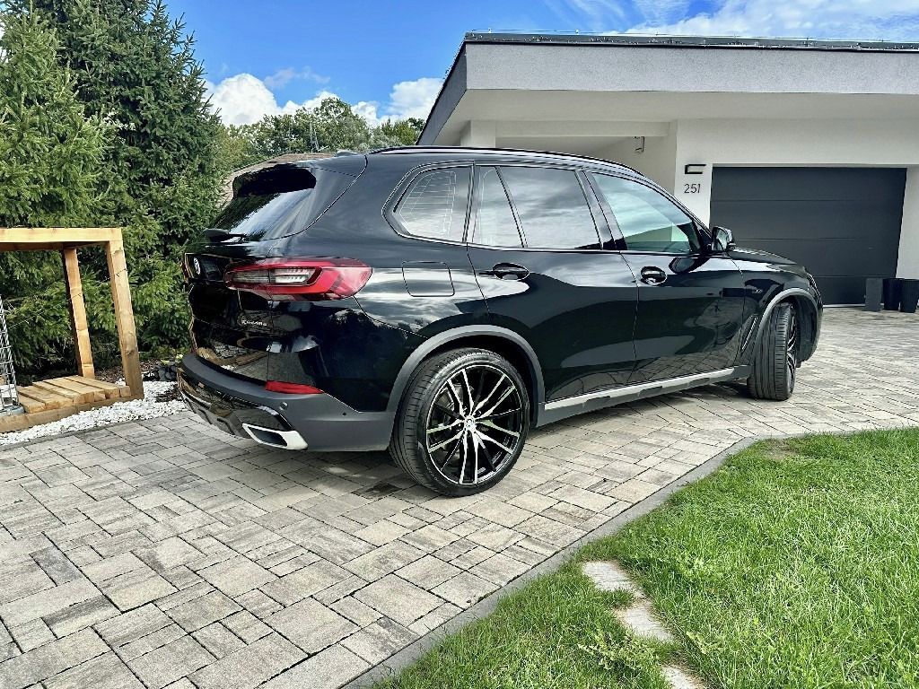 BMW X5, 45e - fotka 4