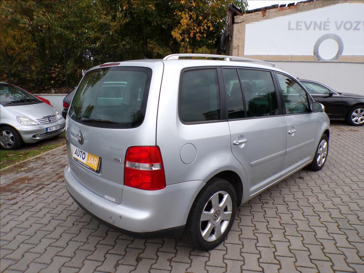 Volkswagen Touran, 2,0 TDI-103KW  DSG,XENONY - fotka 5