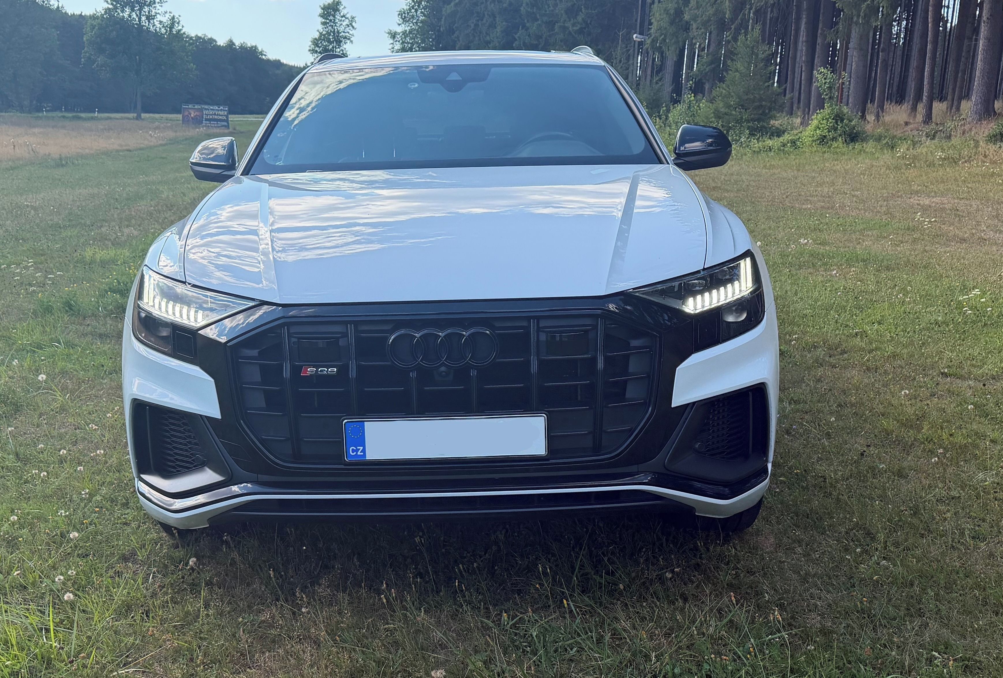Audi SQ8 - fotka 2