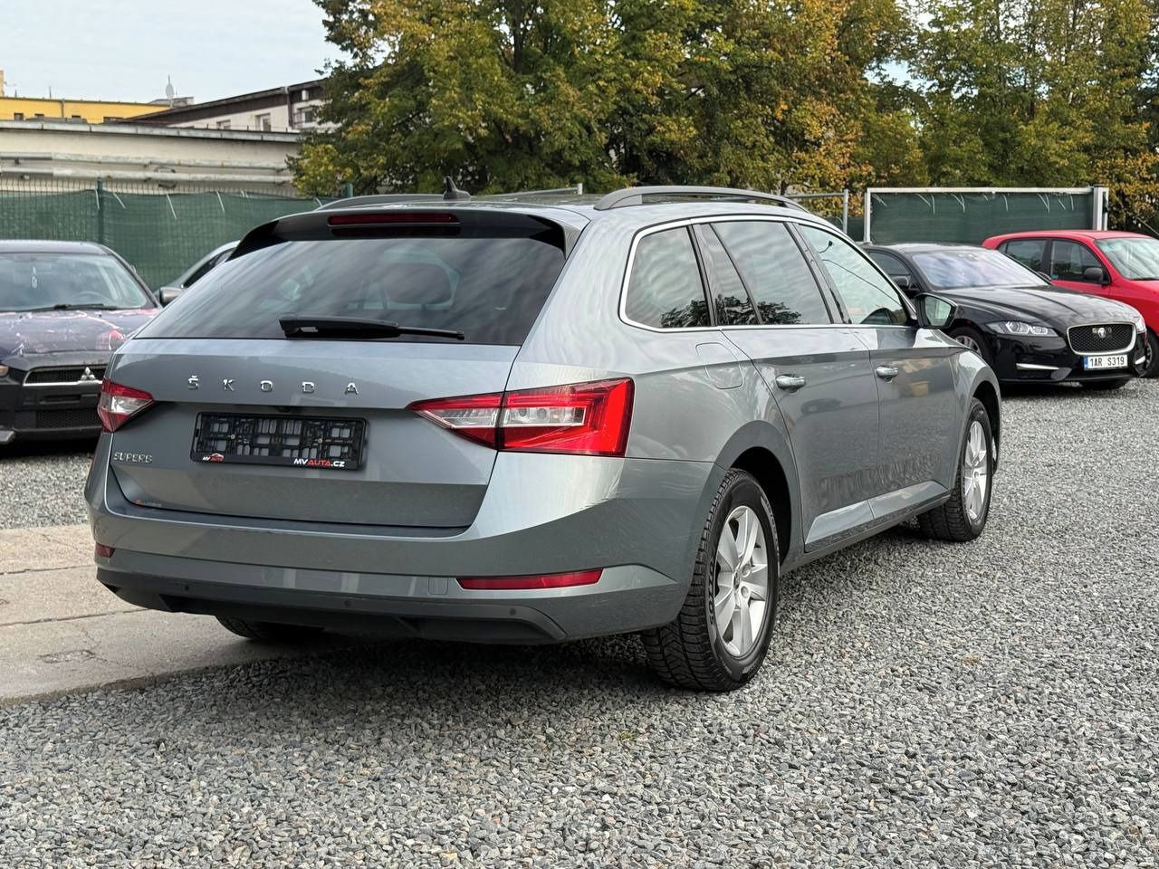 Škoda Superb, ŠKODA SUPERB 3 combi 2.0 TDi - fotka 4