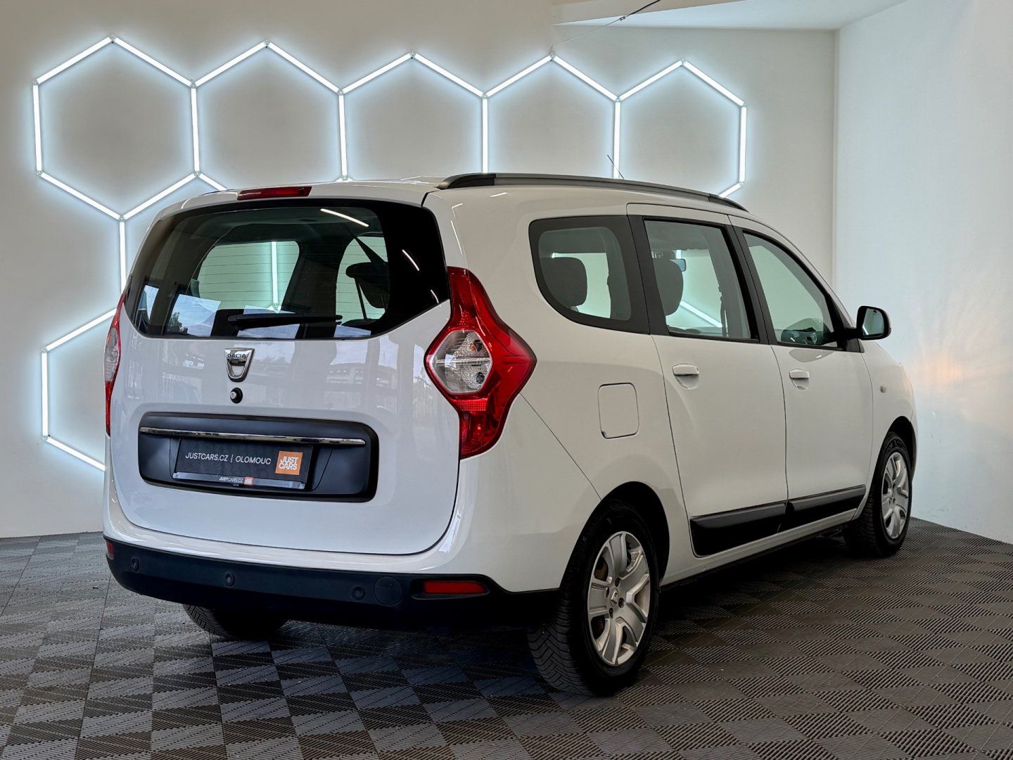 Dacia Lodgy, 1.6 i Laureate/GPS NAVI/1.MAJ - fotka 5