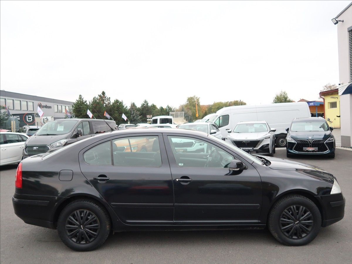 Škoda Octavia, 1,6 FSi,85kW,NovéČR,klima - fotka 6