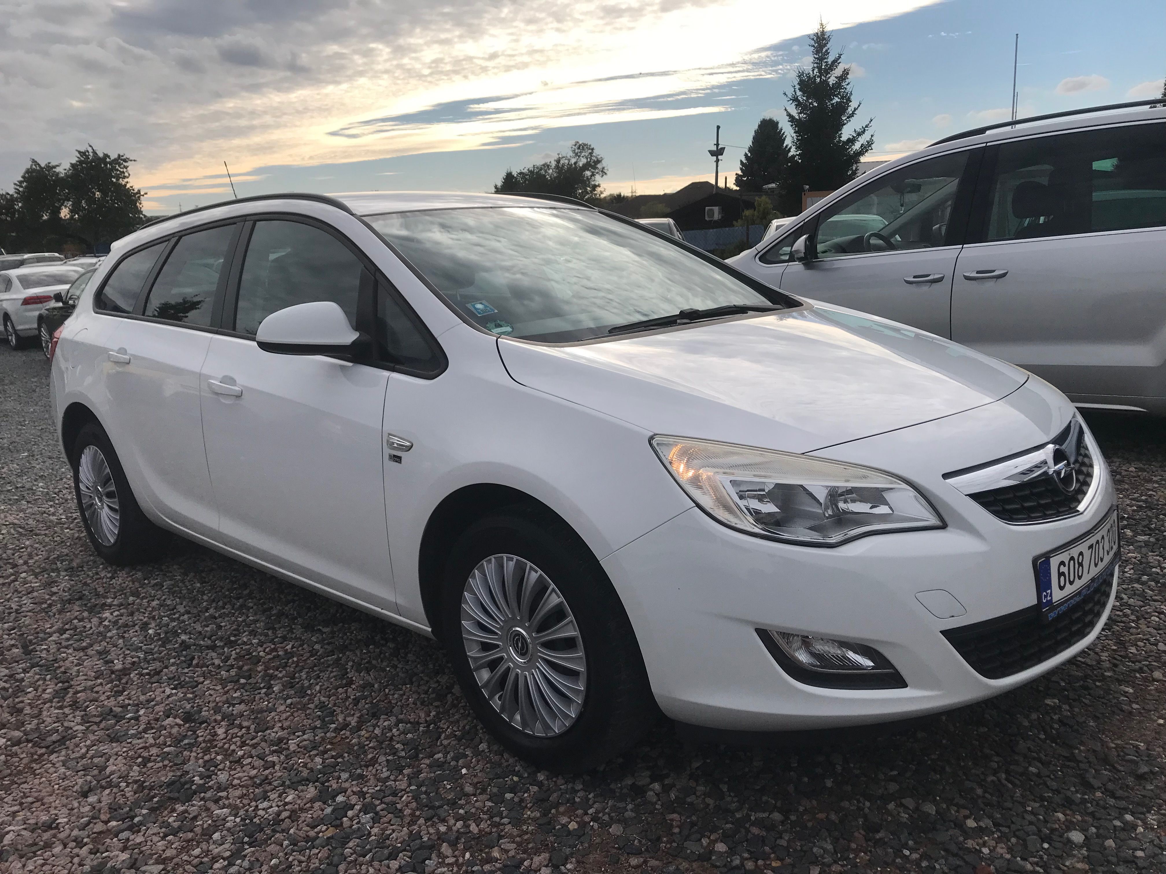 Opel Astra, 1.4i 74 KW,KLIMA ,TEMPOMAT... - fotka 3