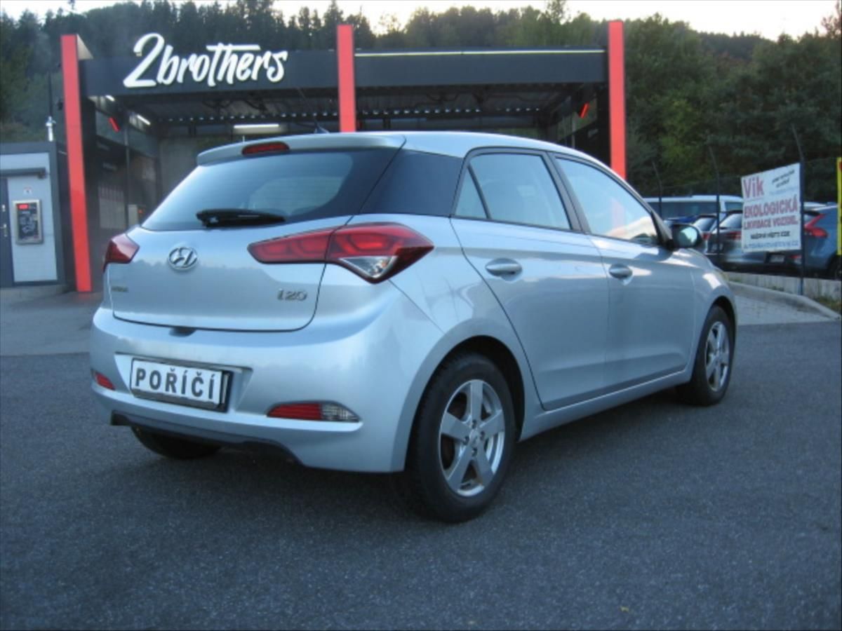Hyundai i20, 1,3 Family + Club - fotka 5