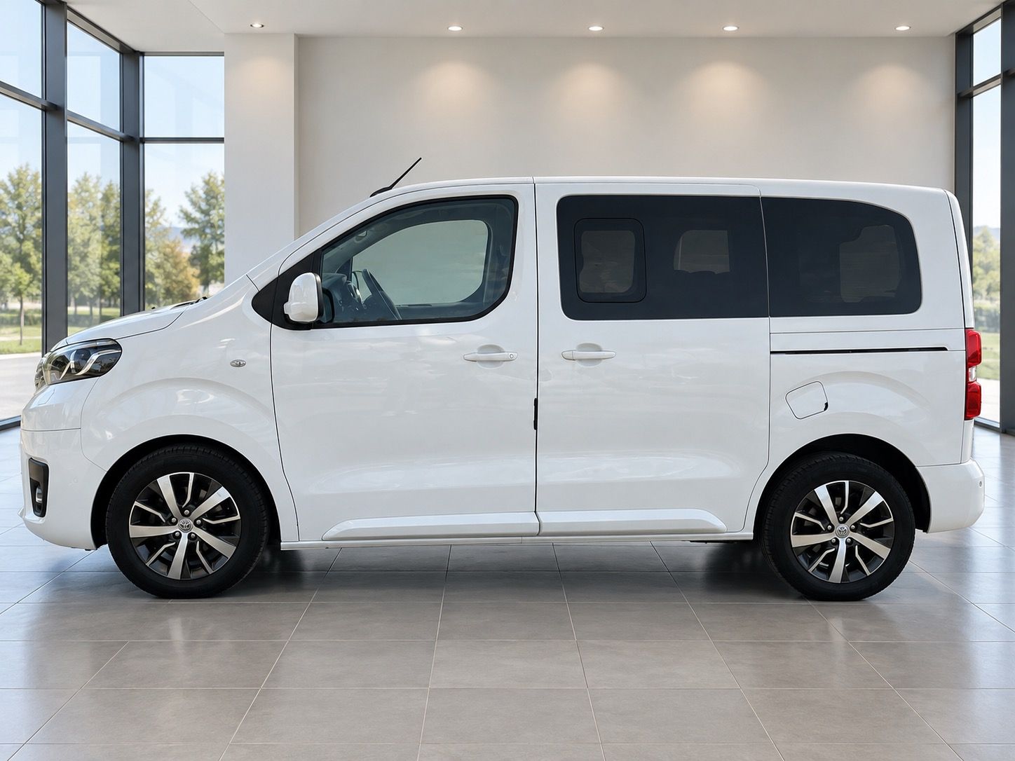 Toyota Proace, Toyota Proace Verso 2.0 diesel - fotka 5